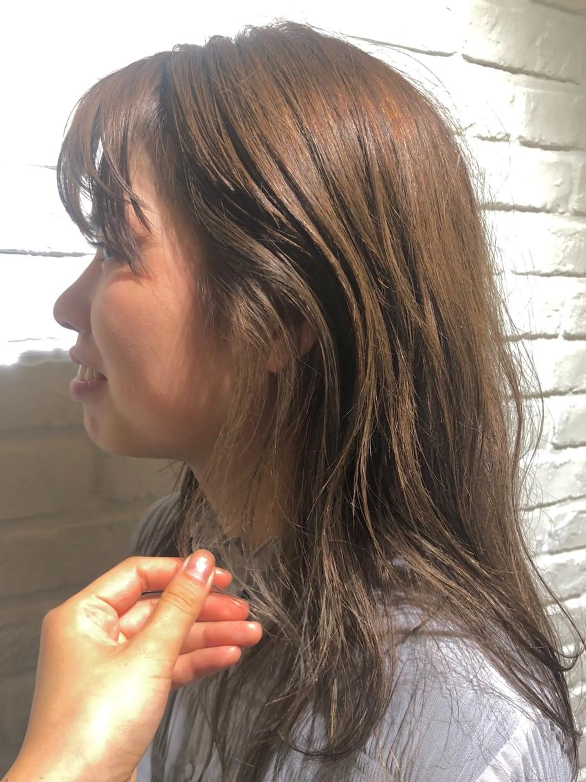 セミロング カラー さかい なつみのヘアスタイル