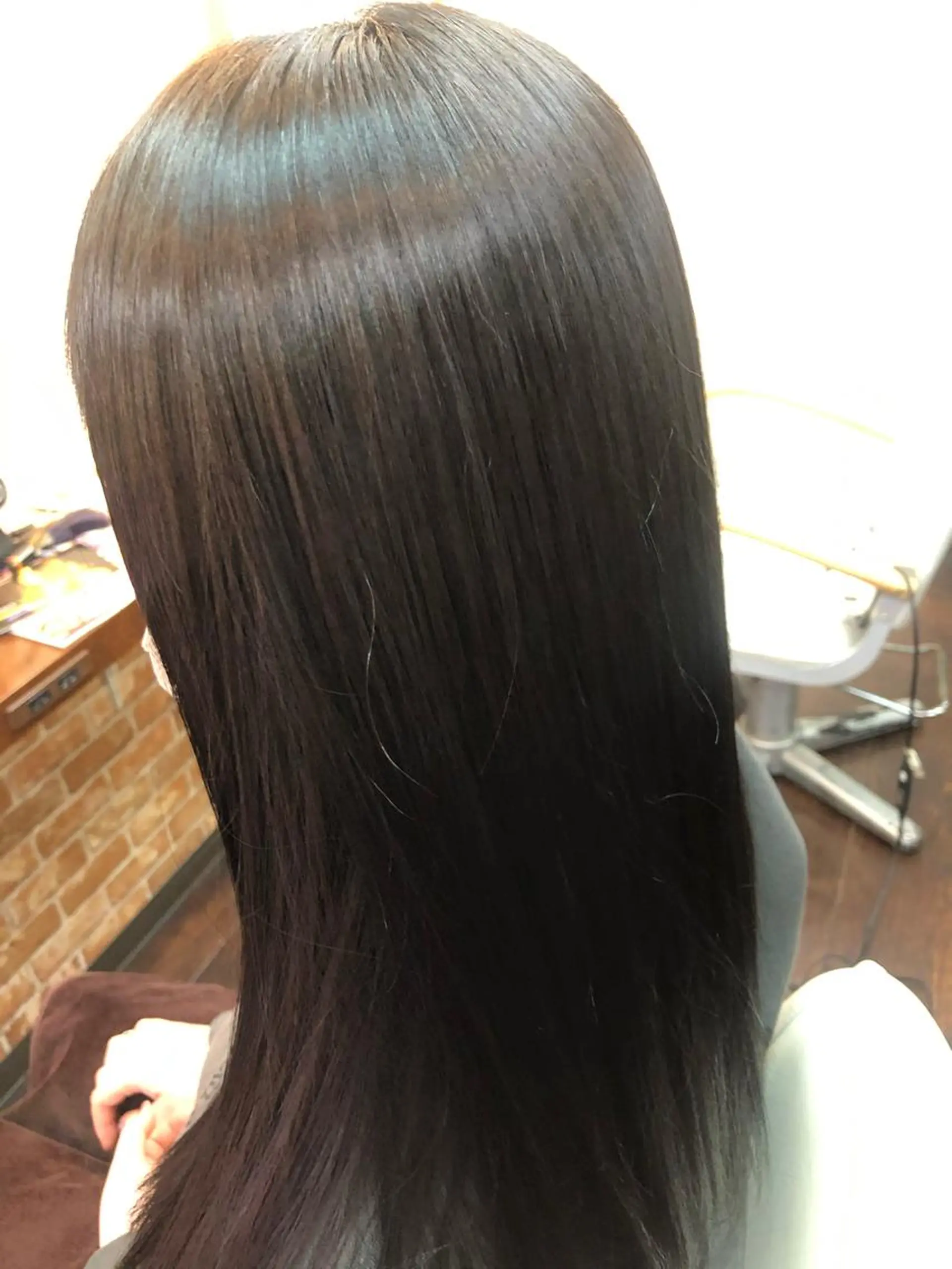 セミロング パーマ 桧山 真のヘアスタイル