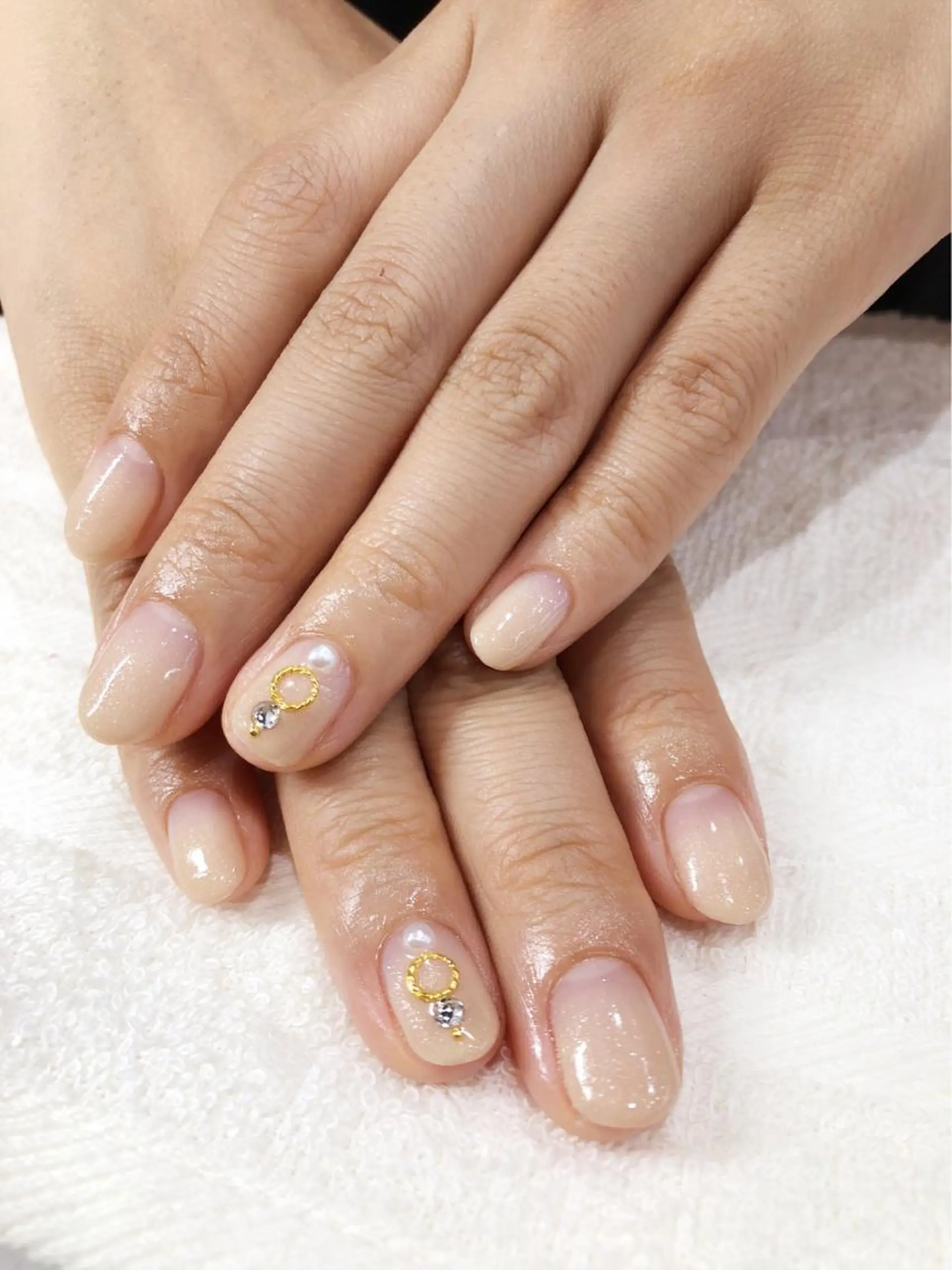 ネイル グラデーション オフィスネイル シンプルネイル 遊津 美来のネイルデザイン