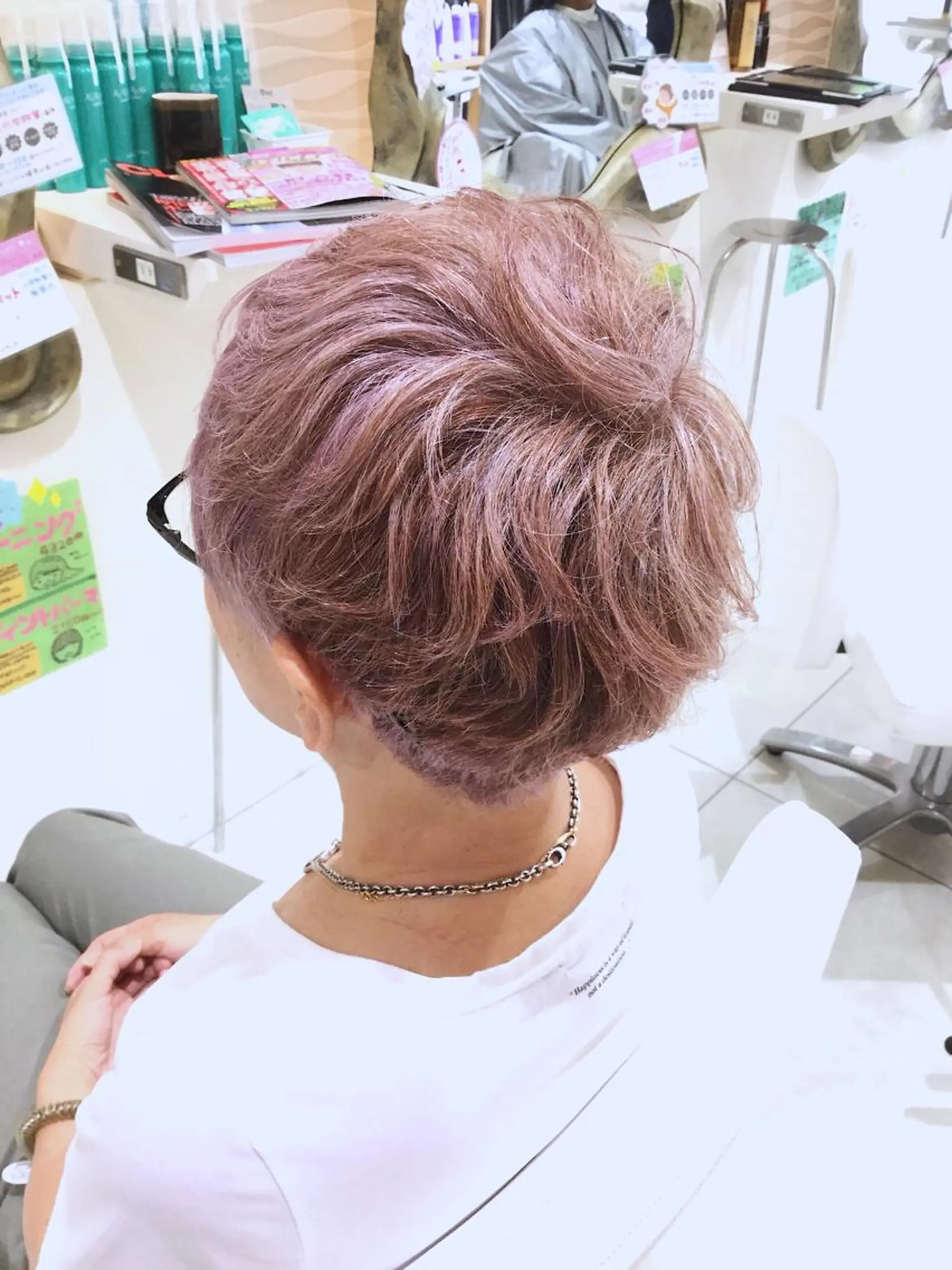 ショート カラー ベージュカラー ピンクカラー ピンクベージュ カット ヘアカラー 松吉 純平のヘアスタイル