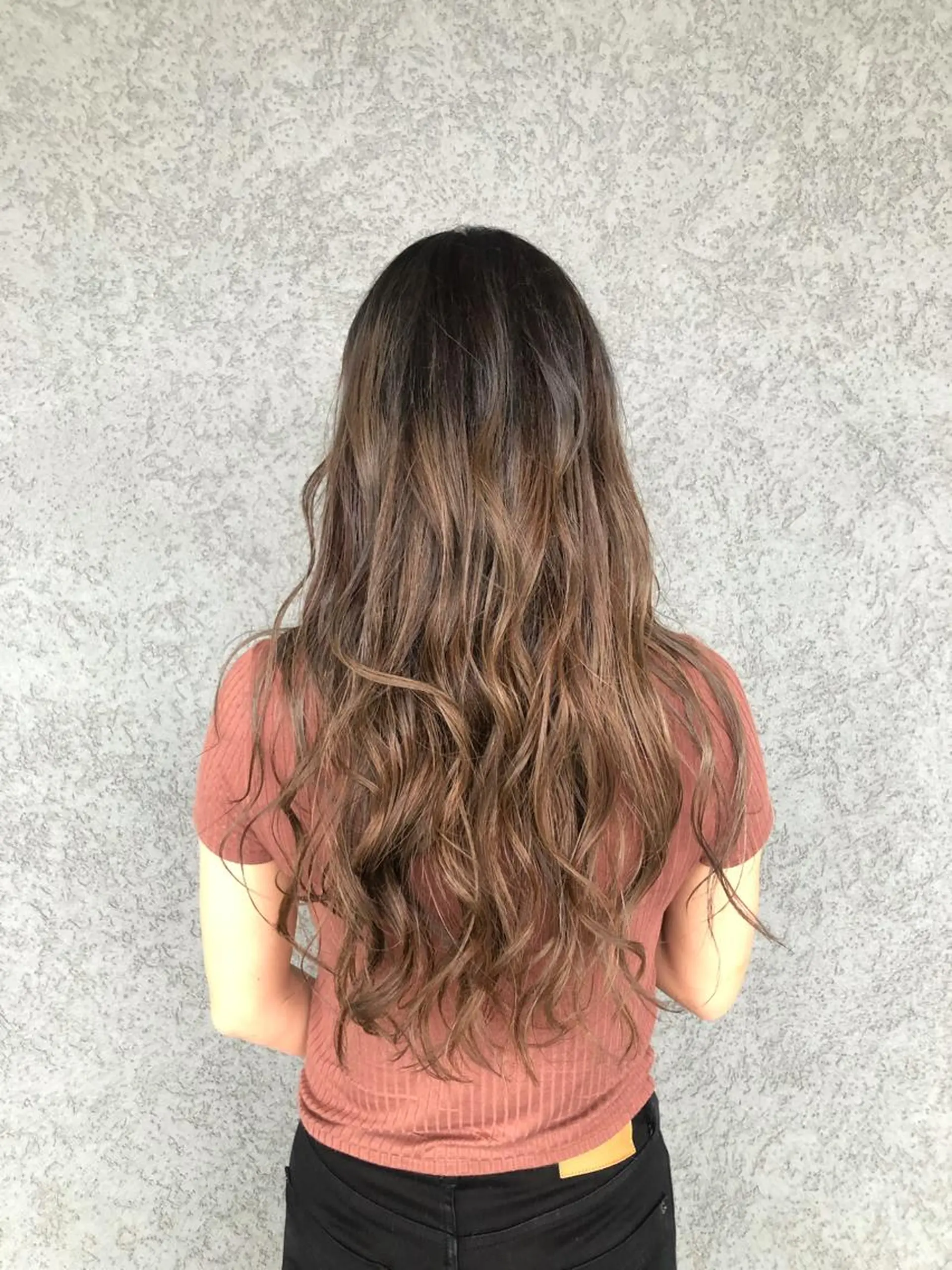 ロング レイヤーカット 秋元 菜摘のヘアスタイル