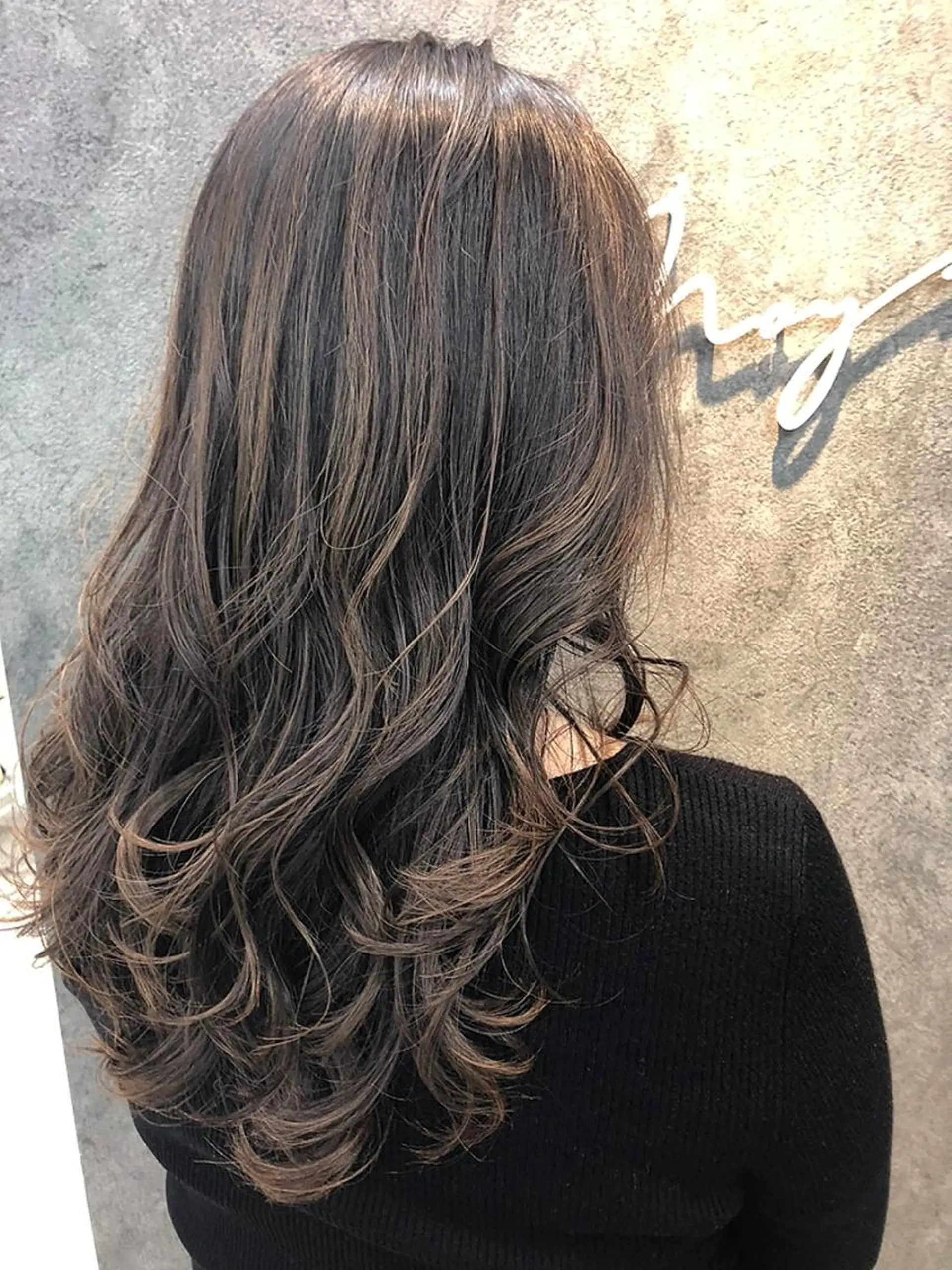 ロング ハイライト カット ヘアカラー トリートメント Noy所属・Noyヨシモト ヒロトのヘアスタイル