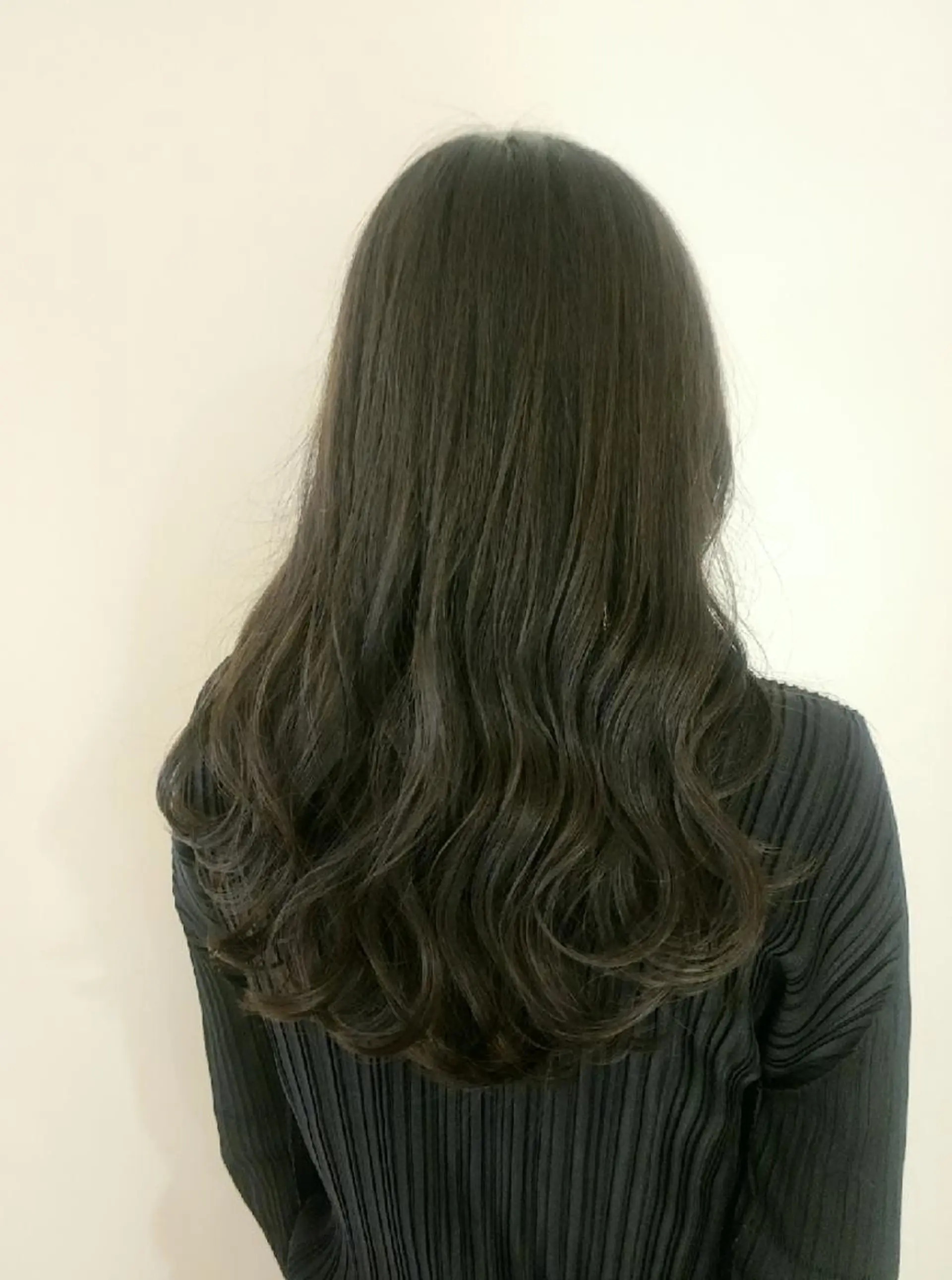 ロング 赤松 摩美のヘアスタイル