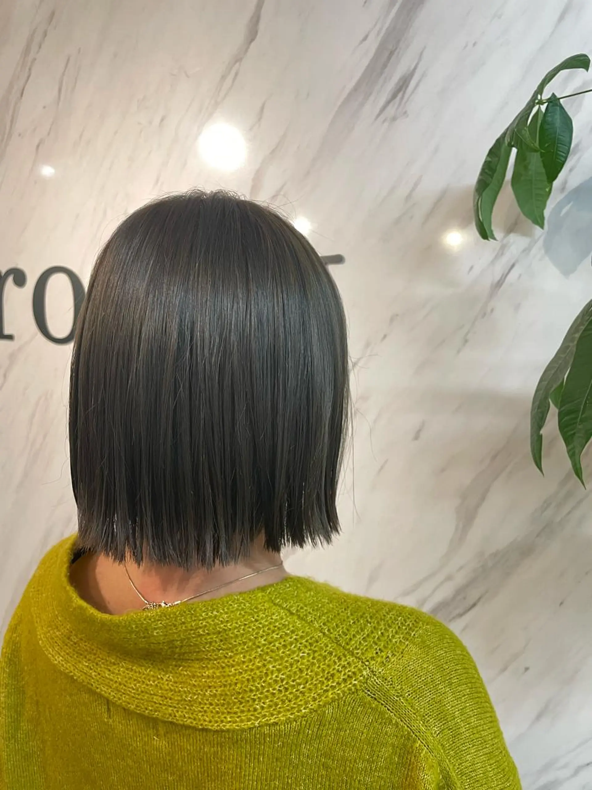 ショート カラー オリーブカラー HAZEL 博多所属・SHIORI/ 博多美容室のヘアスタイル