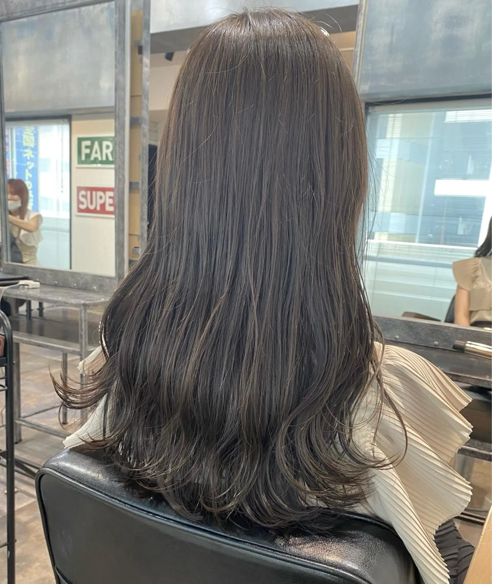 カラー ブリーチ グレージュ ブリーチなしカラー ボブとパーマの達人 美容室難民の方は是非のヘアスタイル