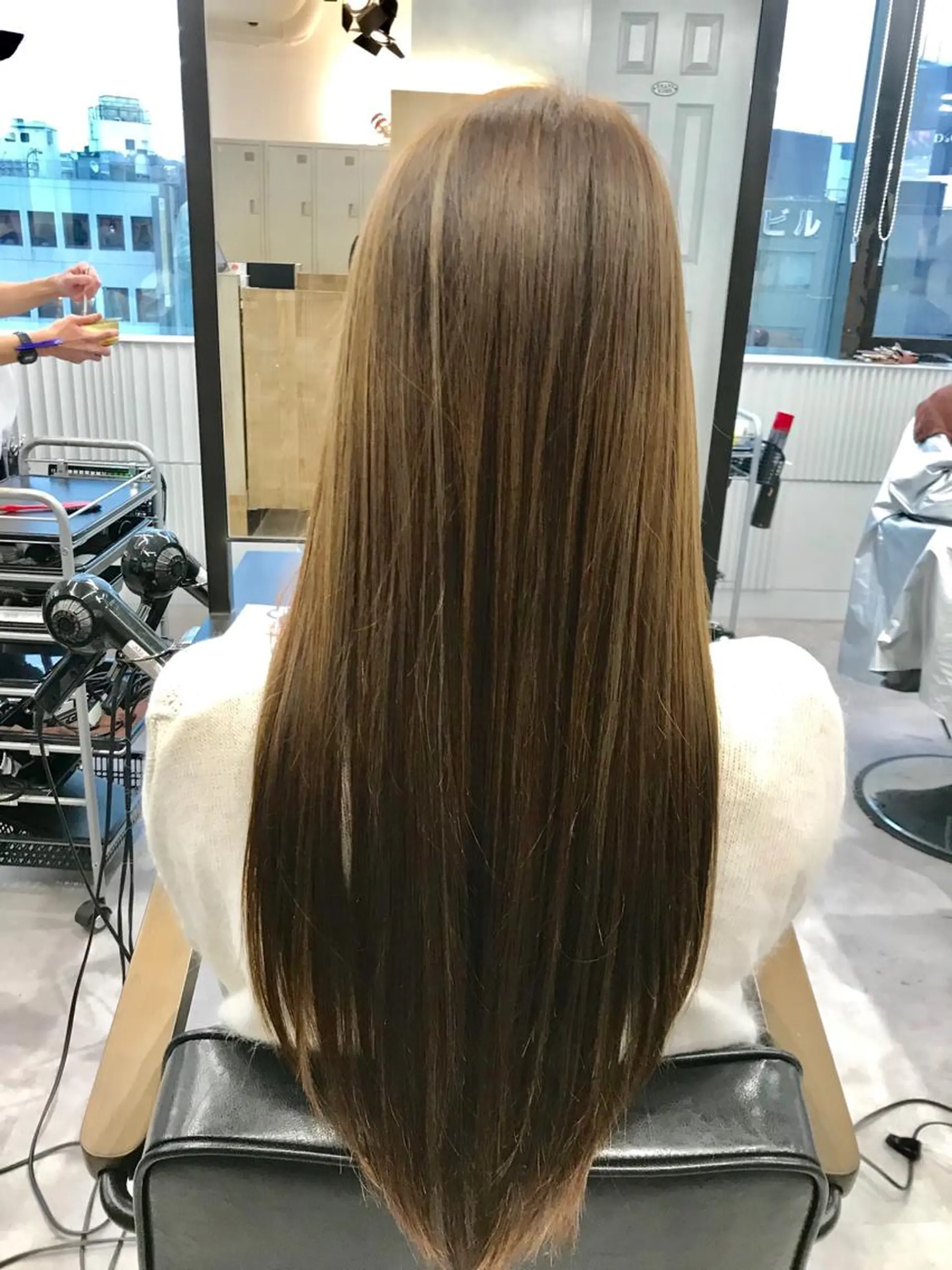 ロング カラー ブリーチ ケアブリーチ ハイライトカラー イルミナカラー ハイライト カット トリートメント 色気レイヤー& ショートはお任せ🌟のヘアスタイル