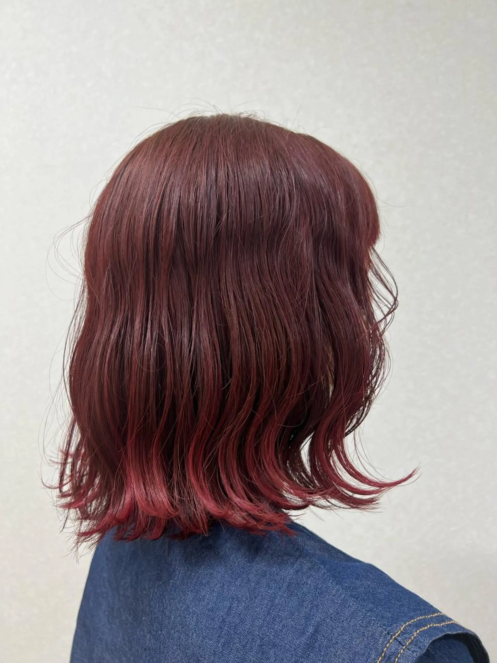 ミディアム あおい/透明感 /ハイトーンのヘアスタイル