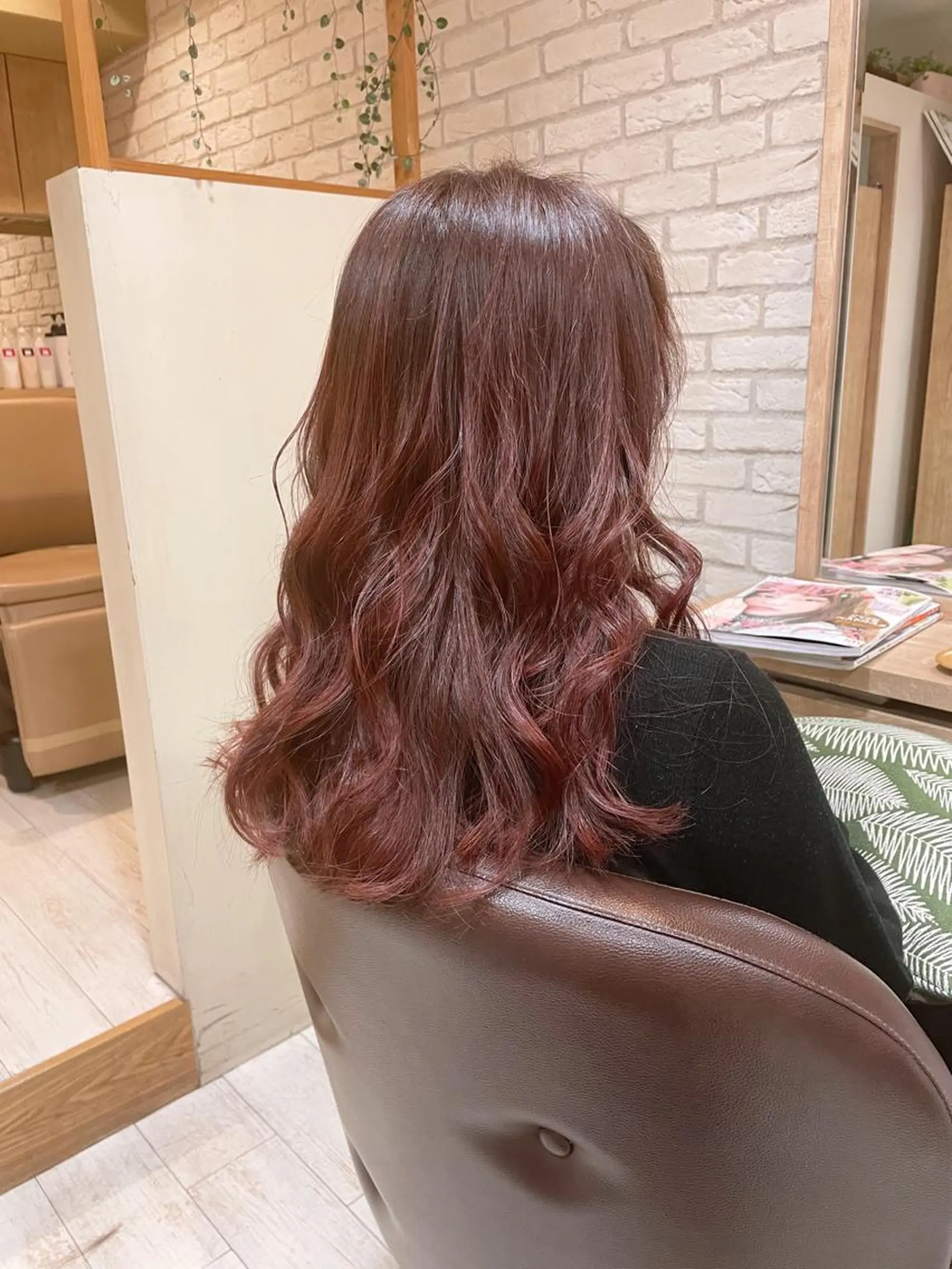 ロング カラー ブリーチ ブラウンカラー ブリーチなしカラー ピンクカラー ピンクブラウン 清水 有実子のヘアスタイル