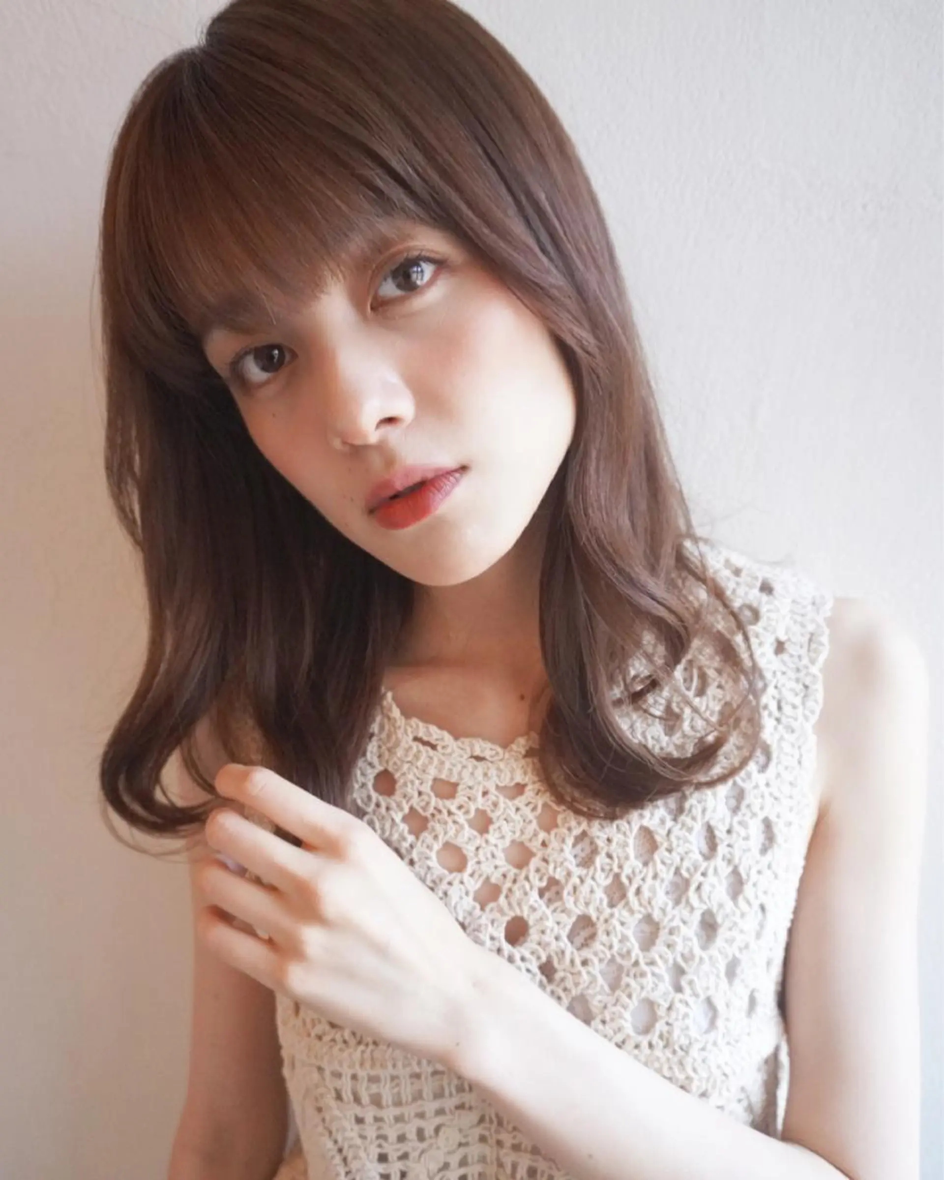 ミディアム カット ヘアカラー トリートメント 菅原リキヤ くびれレイヤーヘアのヘアスタイル