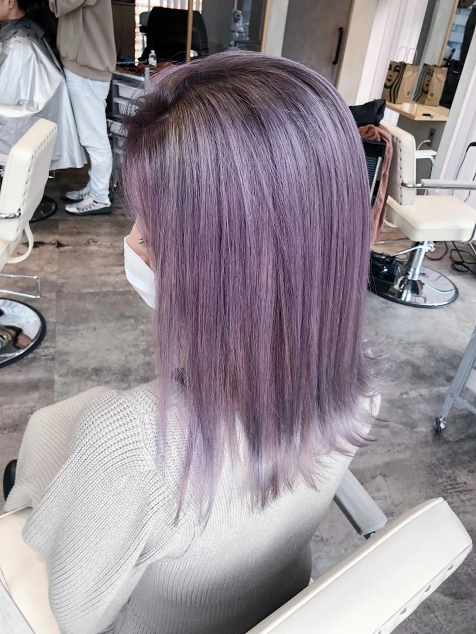 ミディアム 顔タイプ診断®︎ ハイトーンカラーのヘアスタイル