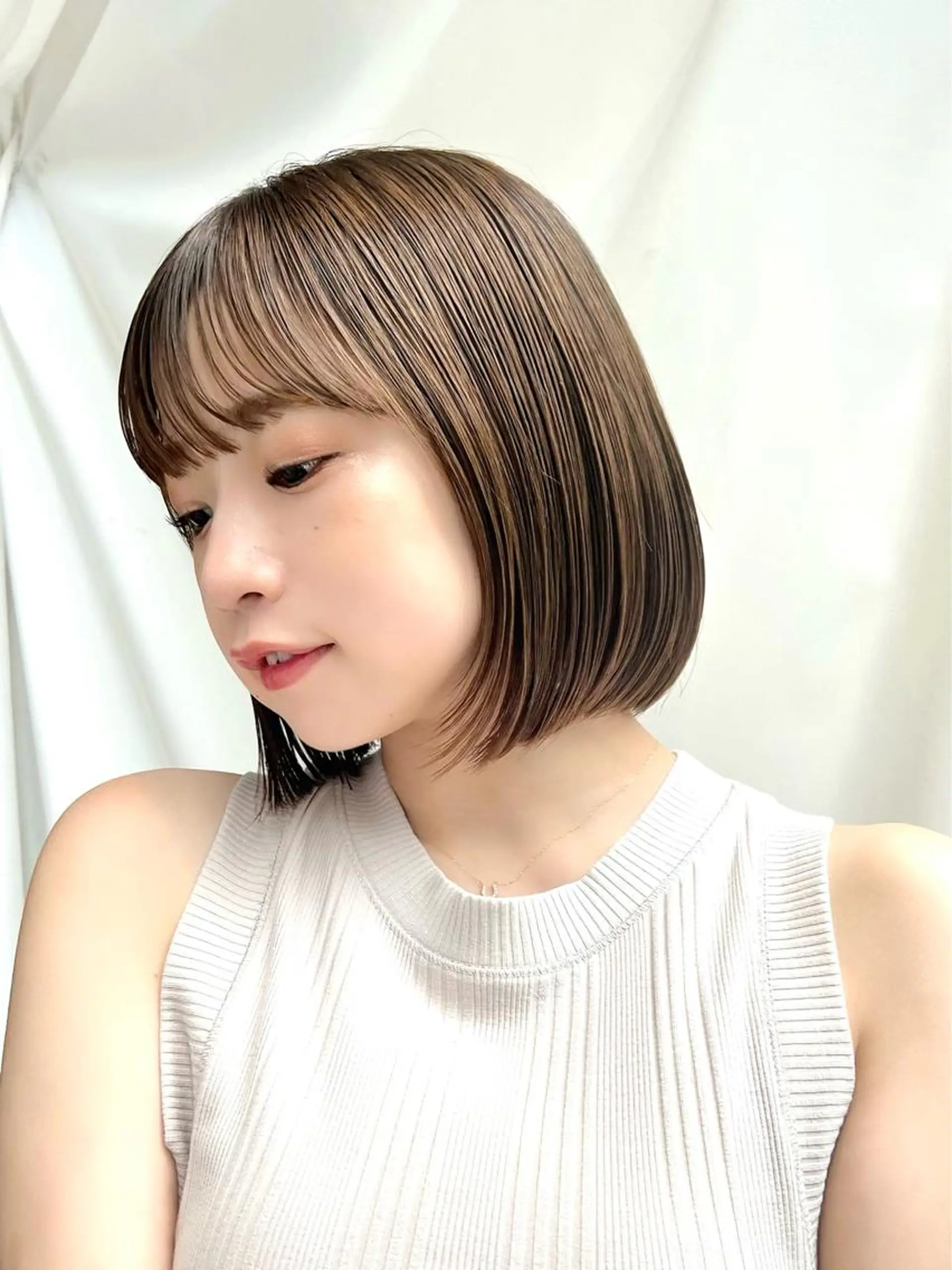 ショート カラー グレージュ ボブ カット ヘアカラー トリートメント レイヤー専門家 ダブルカラー修のヘアスタイル