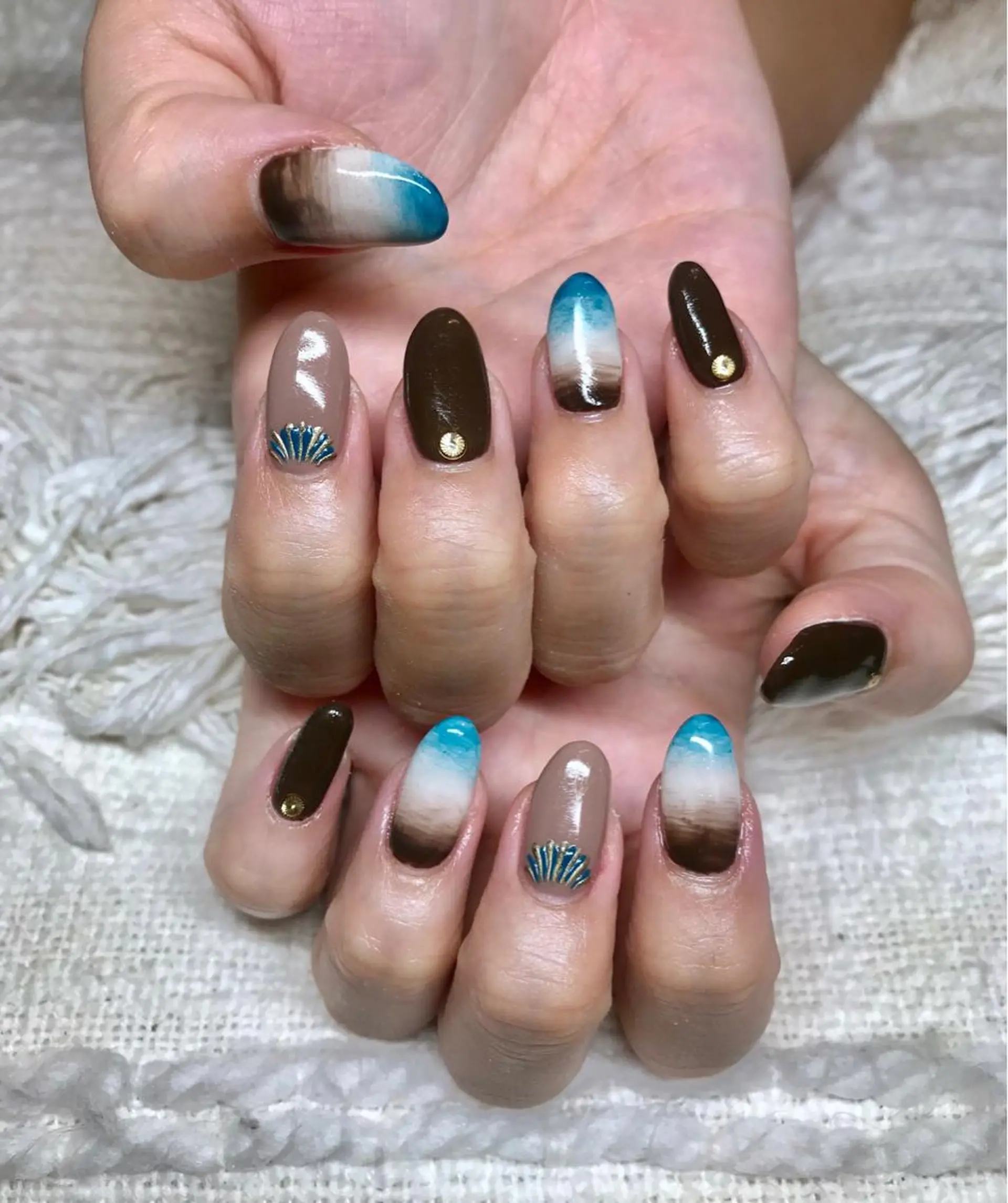 ミディアム ネイル マツエク・マツパ カラーマツエク ブラウン nail&eye Aoのマツエク・マツパデザイン