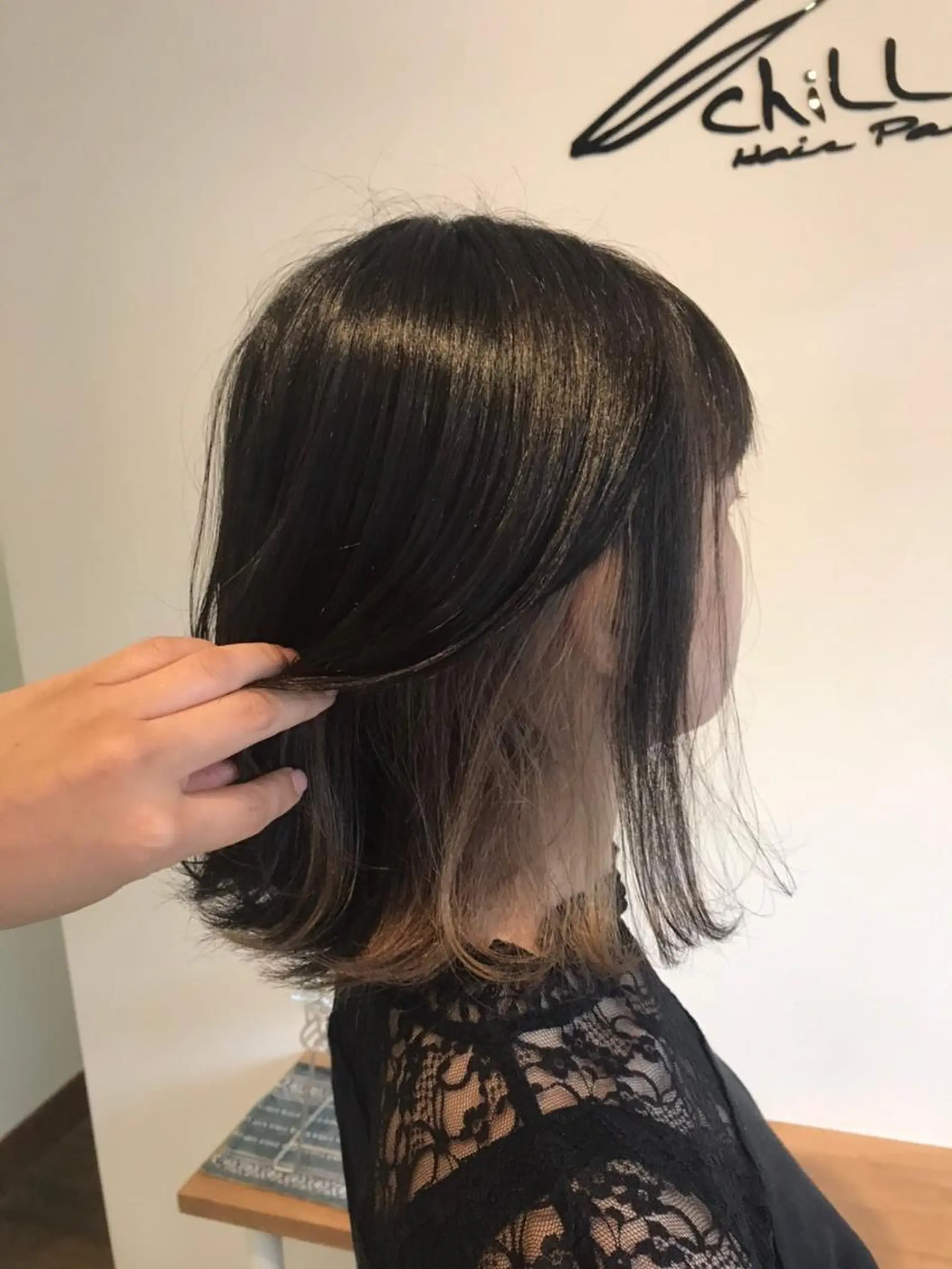 ミディアム カラー イヤリングカラー chill out 南塚口本店のヘアスタイル