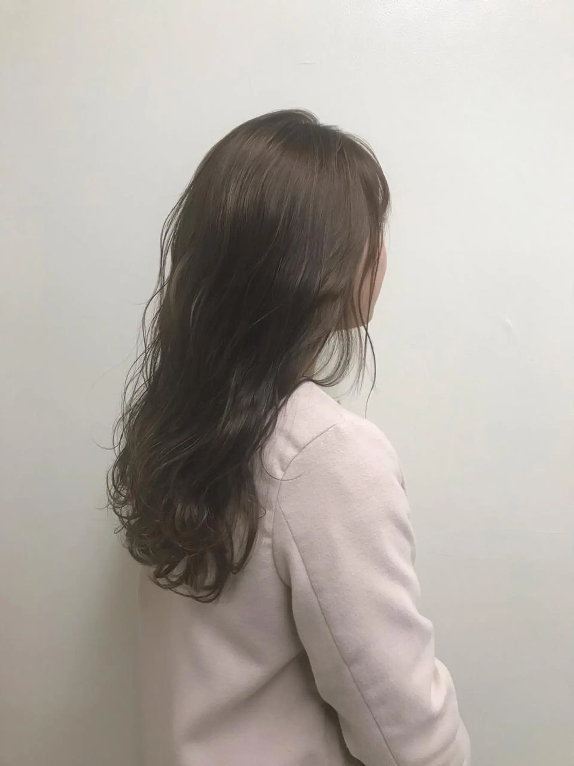 セミロング カラー エリアNo.1カラー ⭐️hikaru⭐️のヘアスタイル