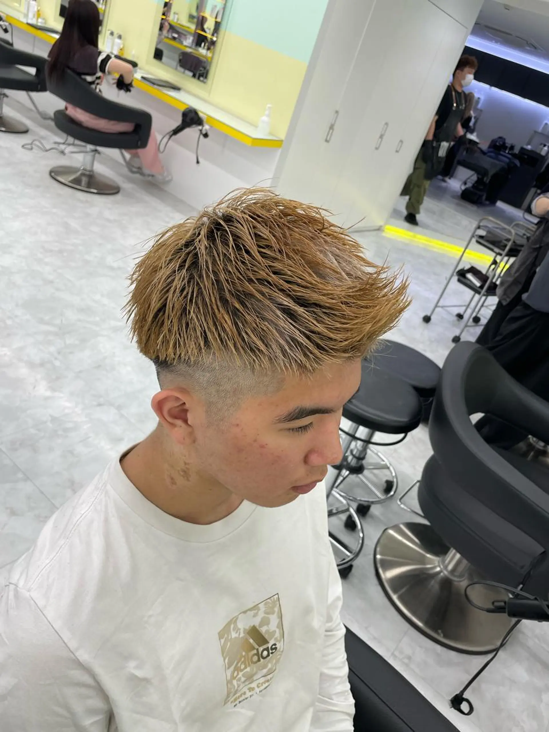 ショート ヘアアレンジ メンズ 顔まわりカット の達人のヘアスタイル