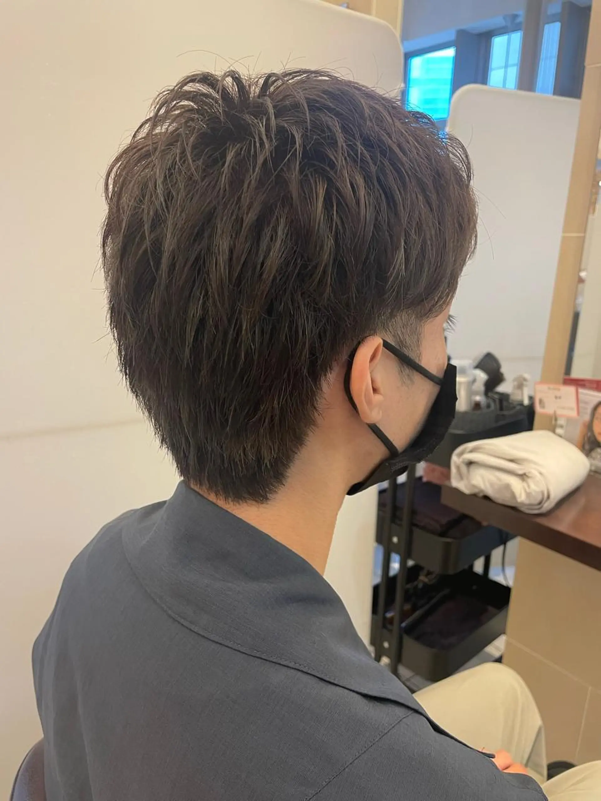 カラー メンズ メンズハイライト ハイライトカラー カット ヘアカラー 垢抜け透明感カラー 🌻篠崎梓🌻のヘアスタイル