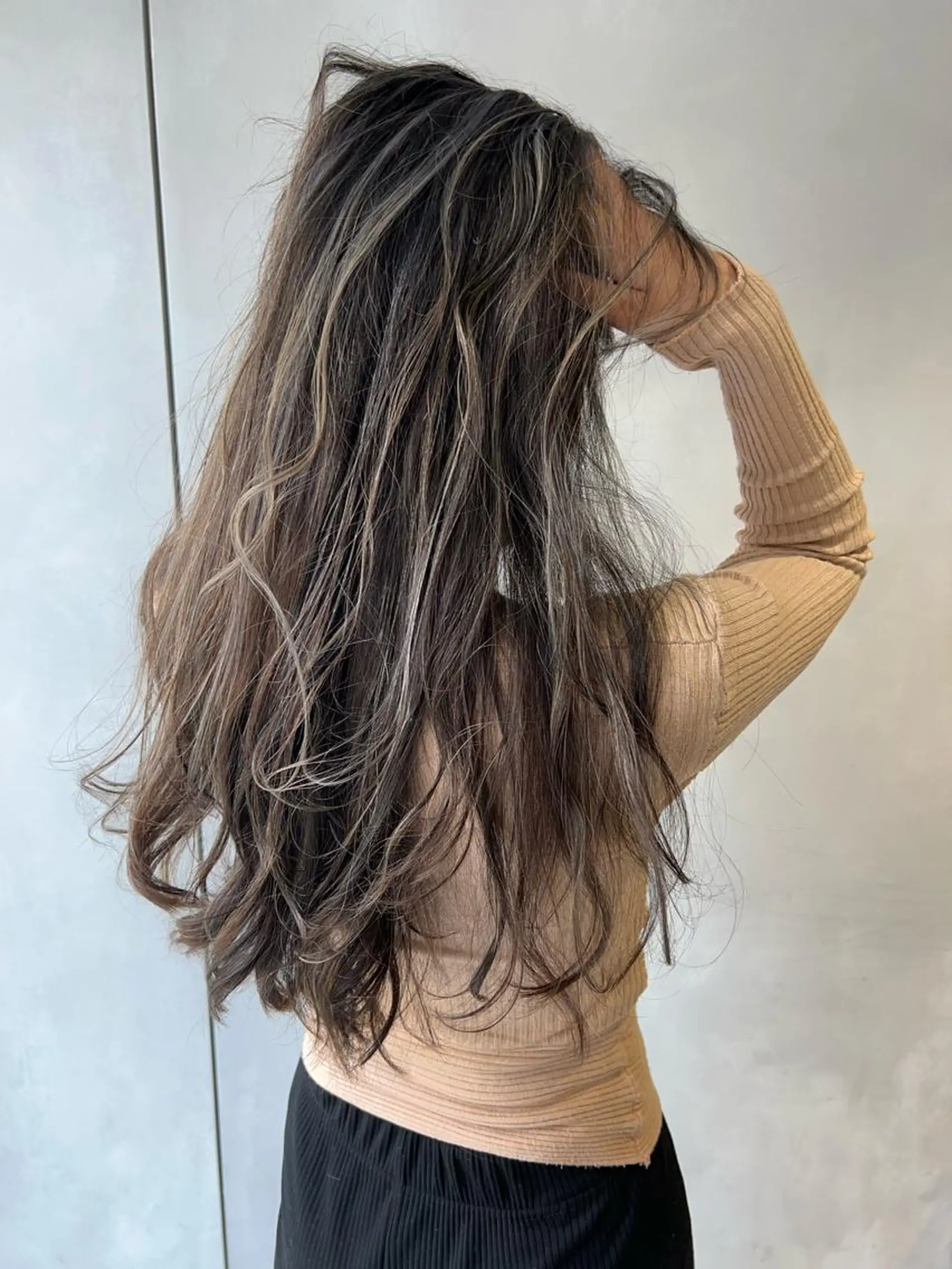 ロング nishido ハイライト/海外ヘアのヘアスタイル