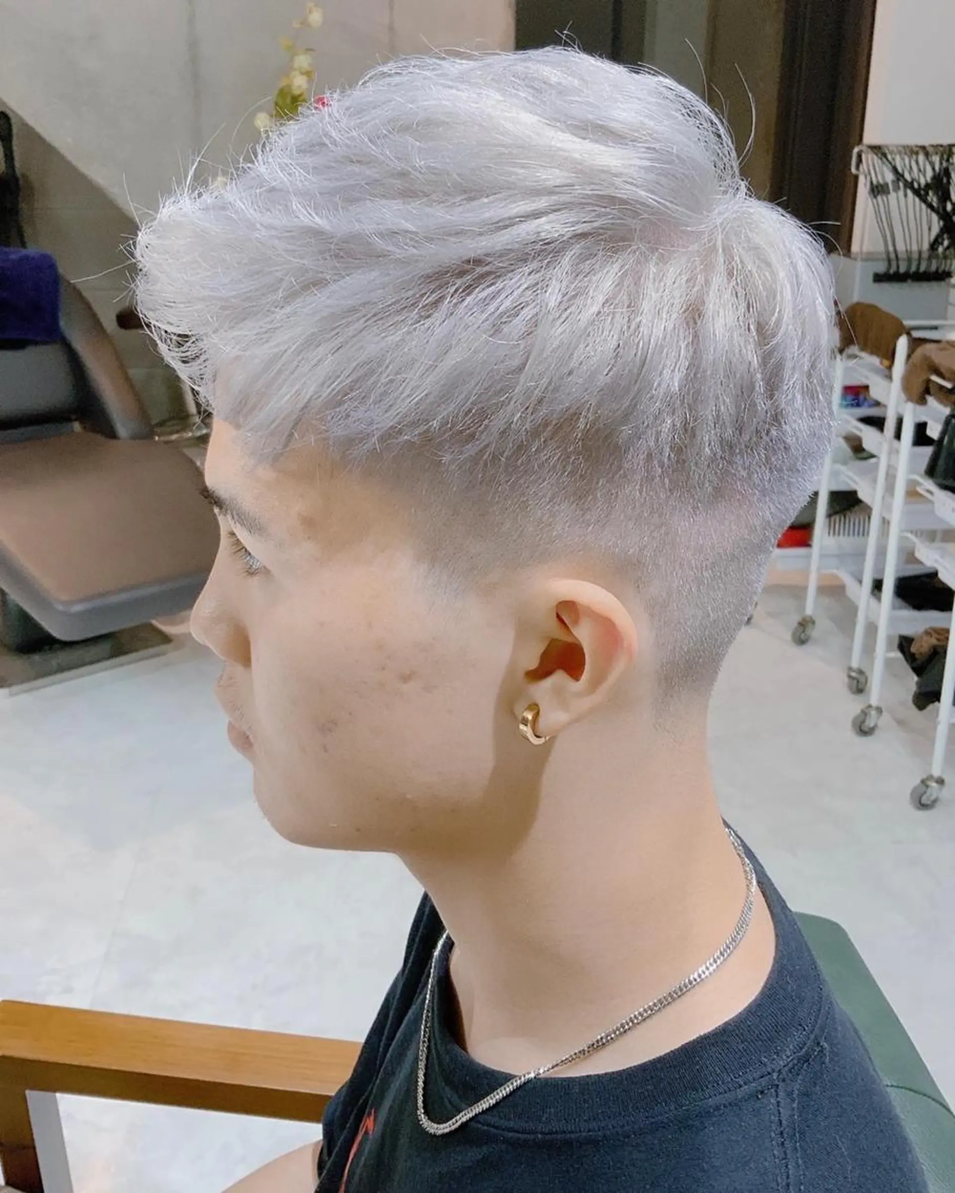 カラー メンズ メンズブリーチ メンズハイトーン ブリーチ ダブルカラー ハイトーンカラー DAYS Men’sのヘアスタイル