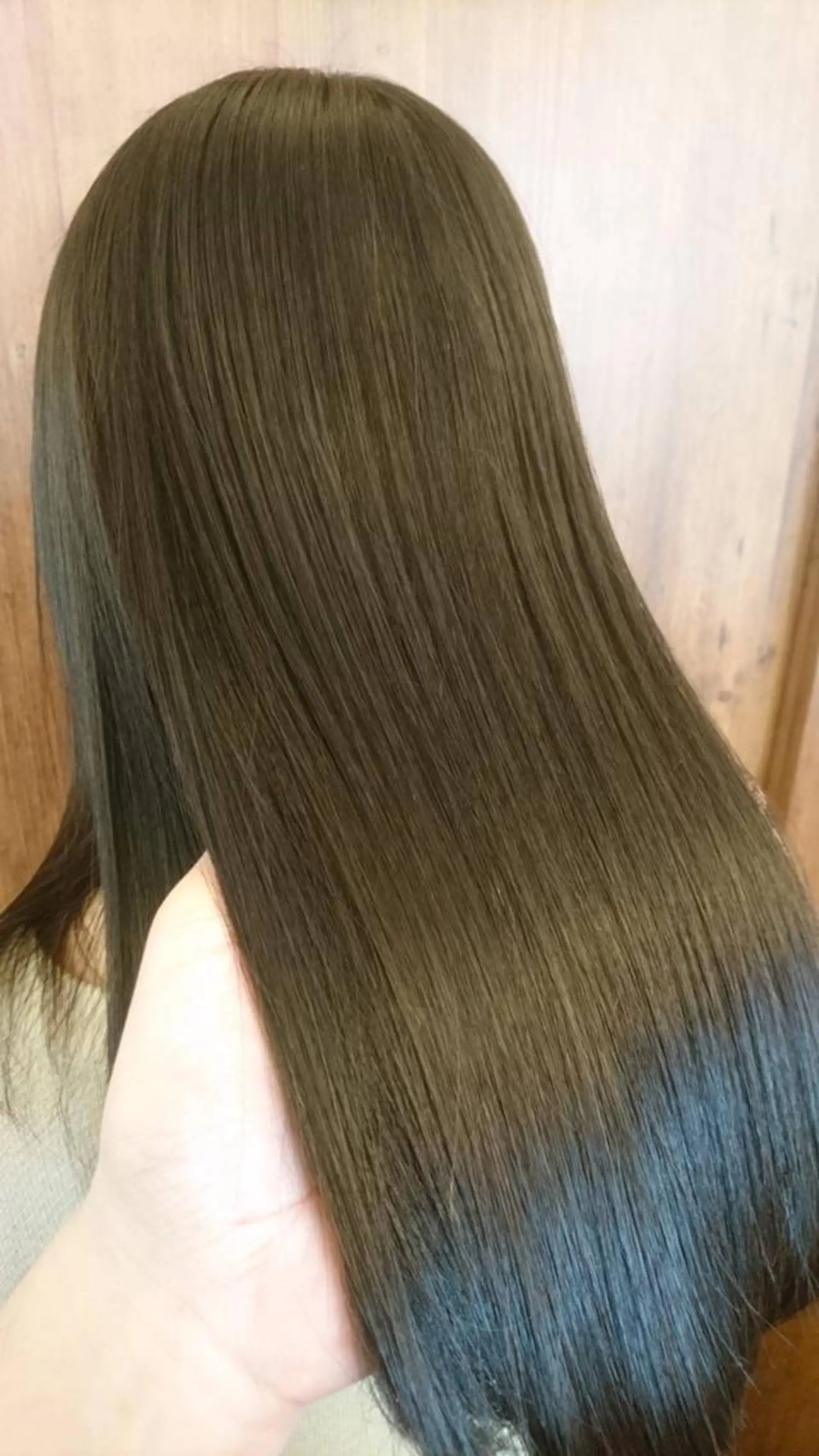 ロング 髪質改善 縮毛矯正 YOCCHI ヘアデザイナーのヘアスタイル