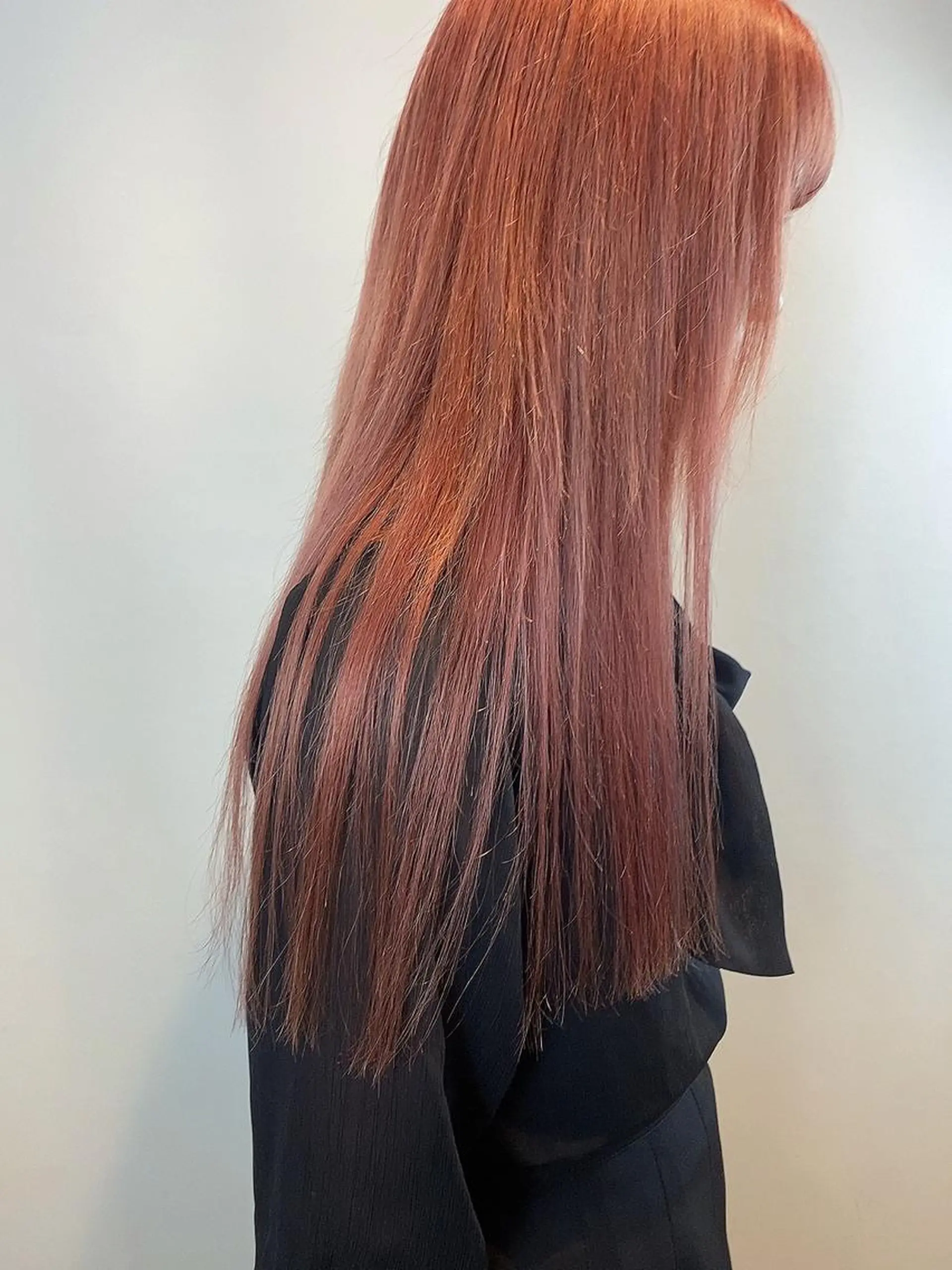 ロング アールバイニーナ所属・R by NINA アールバイニーナのヘアスタイル