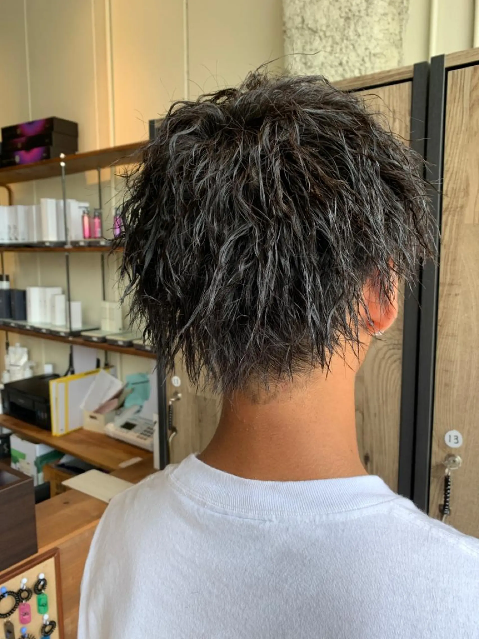 ショート パーマ メンズ メンズパーマ メンズツイストパーマ ツイストパーマ カット ヘアカラー 縮毛矯正 トリートメント 岸本 桂輝のヘアスタイル