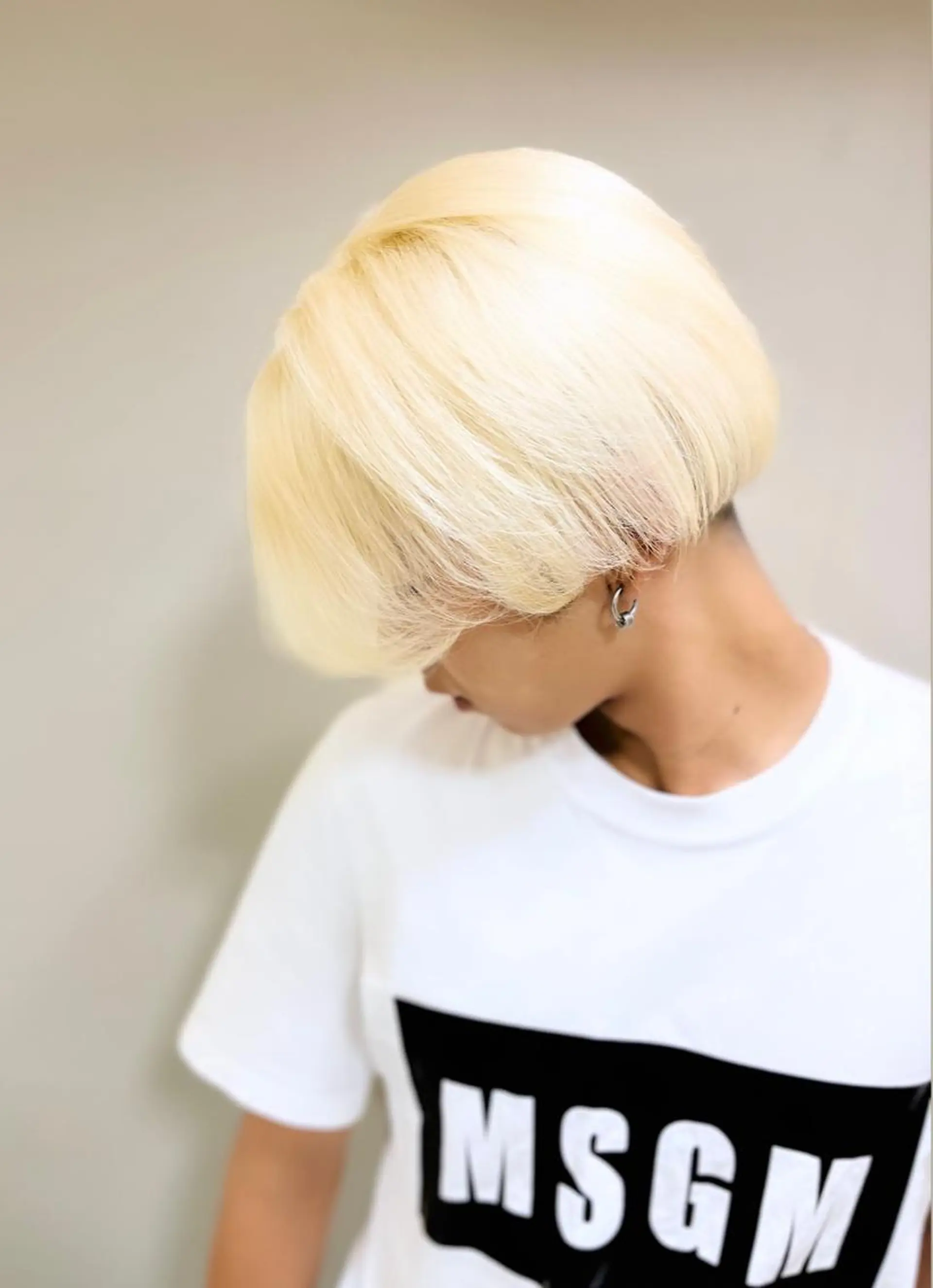 ミディアム カラー パーマ ヘアアレンジ メンズ キッズ ネイル マツエク・マツパ アイブロウ ヘアカラー トリートメント ブリーチ特化型✂️ ハイトーンカラー👨のヘアスタイル