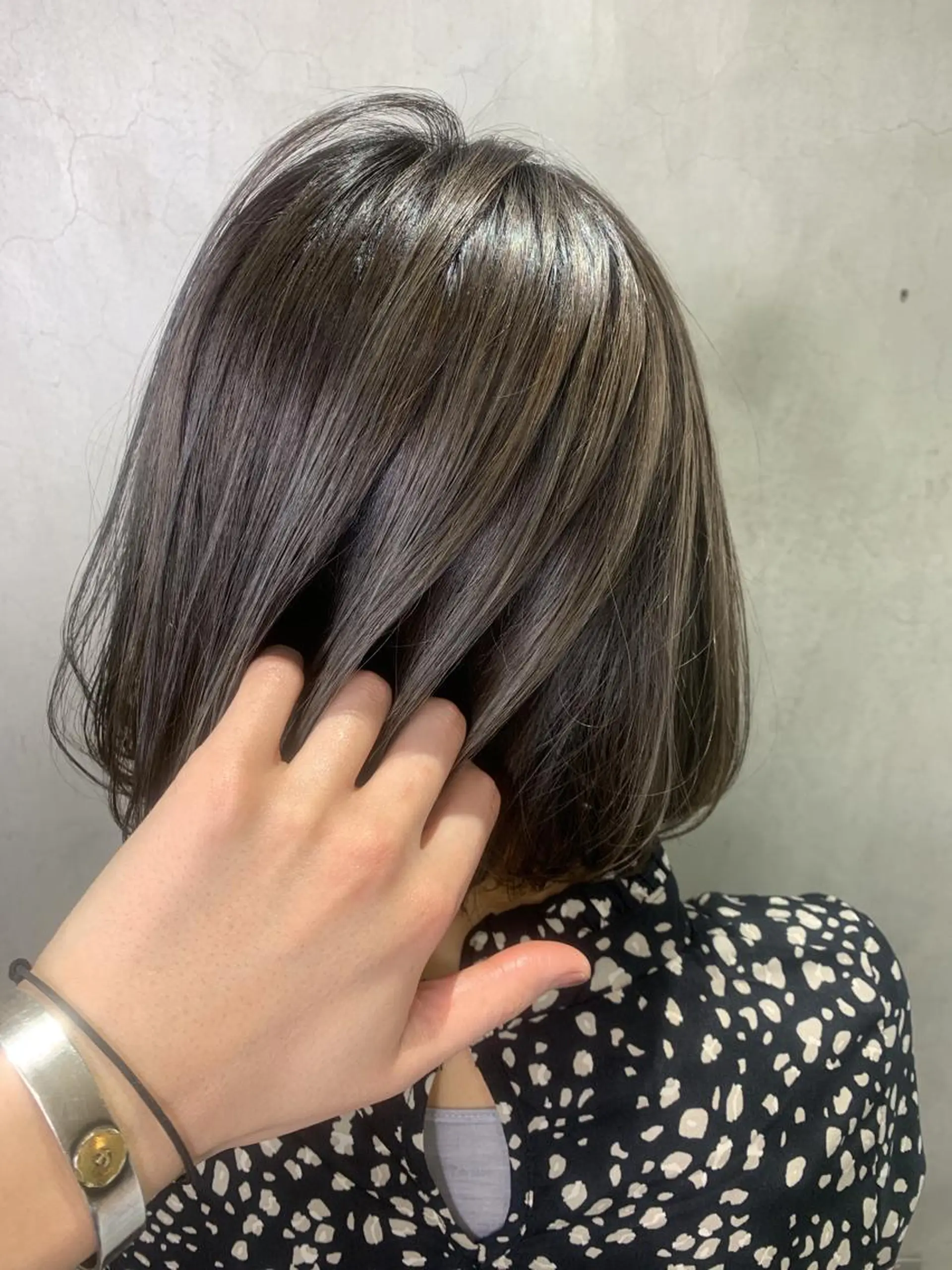 ミディアム カラー 🐝肥田 しょーと🐝のヘアスタイル