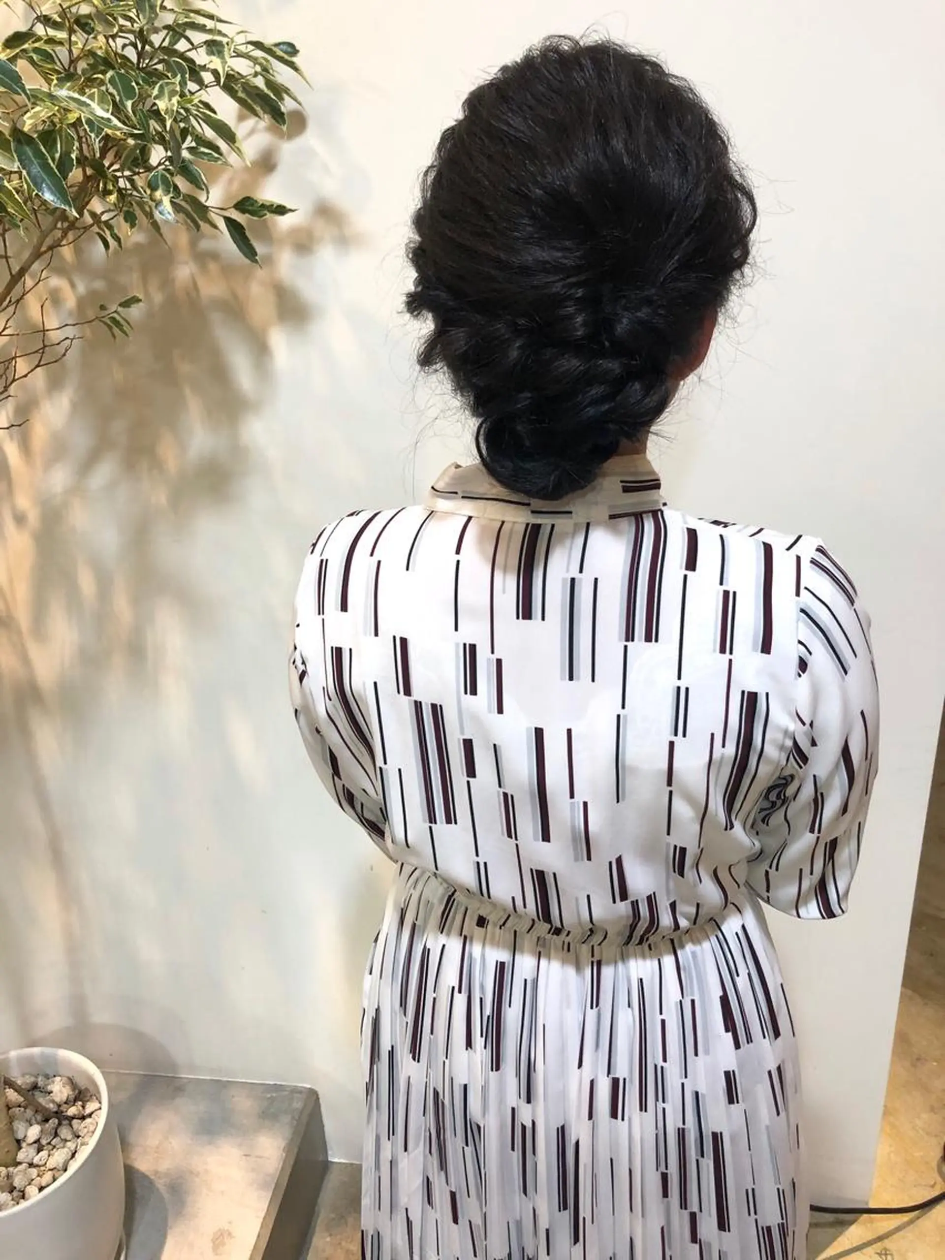 ロング カラー ヘアアレンジ MIOベージュカラー 柔らかいカラーのヘアスタイル