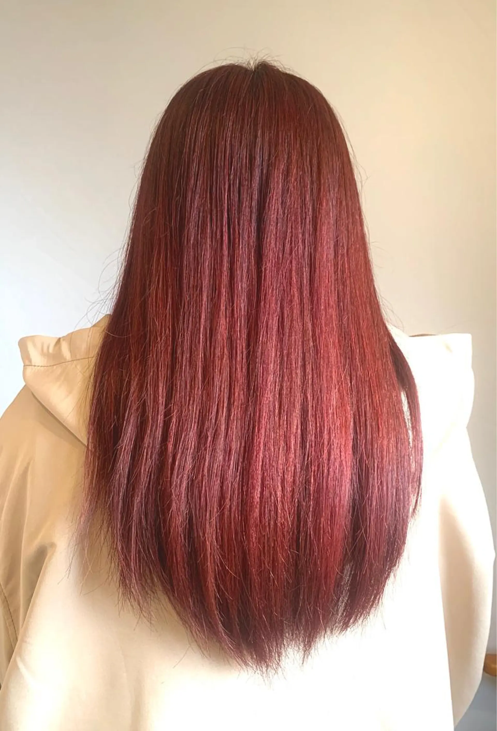 カラー ブリーチ ピンクカラー 血分 優人のヘアスタイル