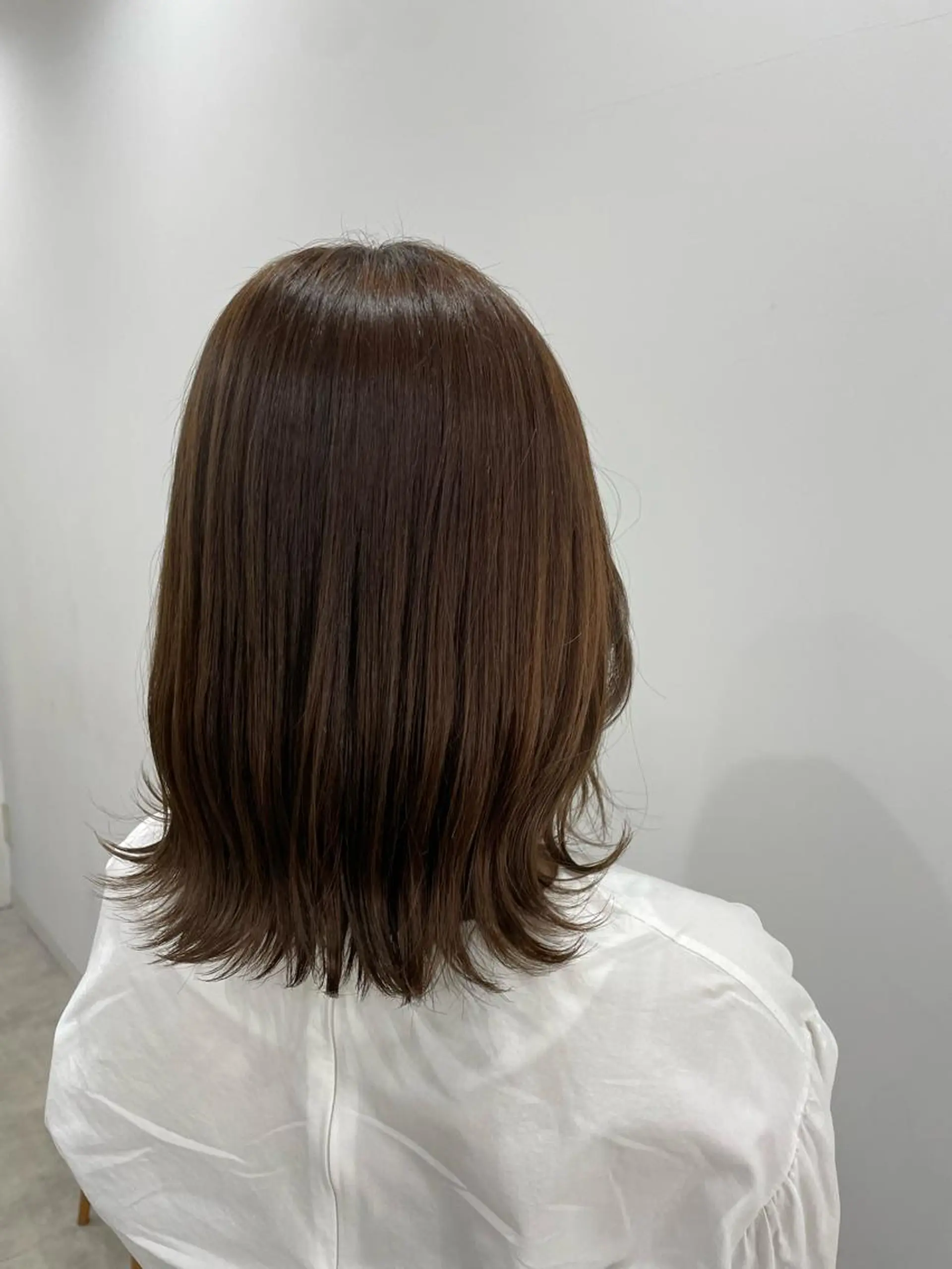 ミディアム カット ヘアカラー トリートメント ニシザカ マナのヘアスタイル