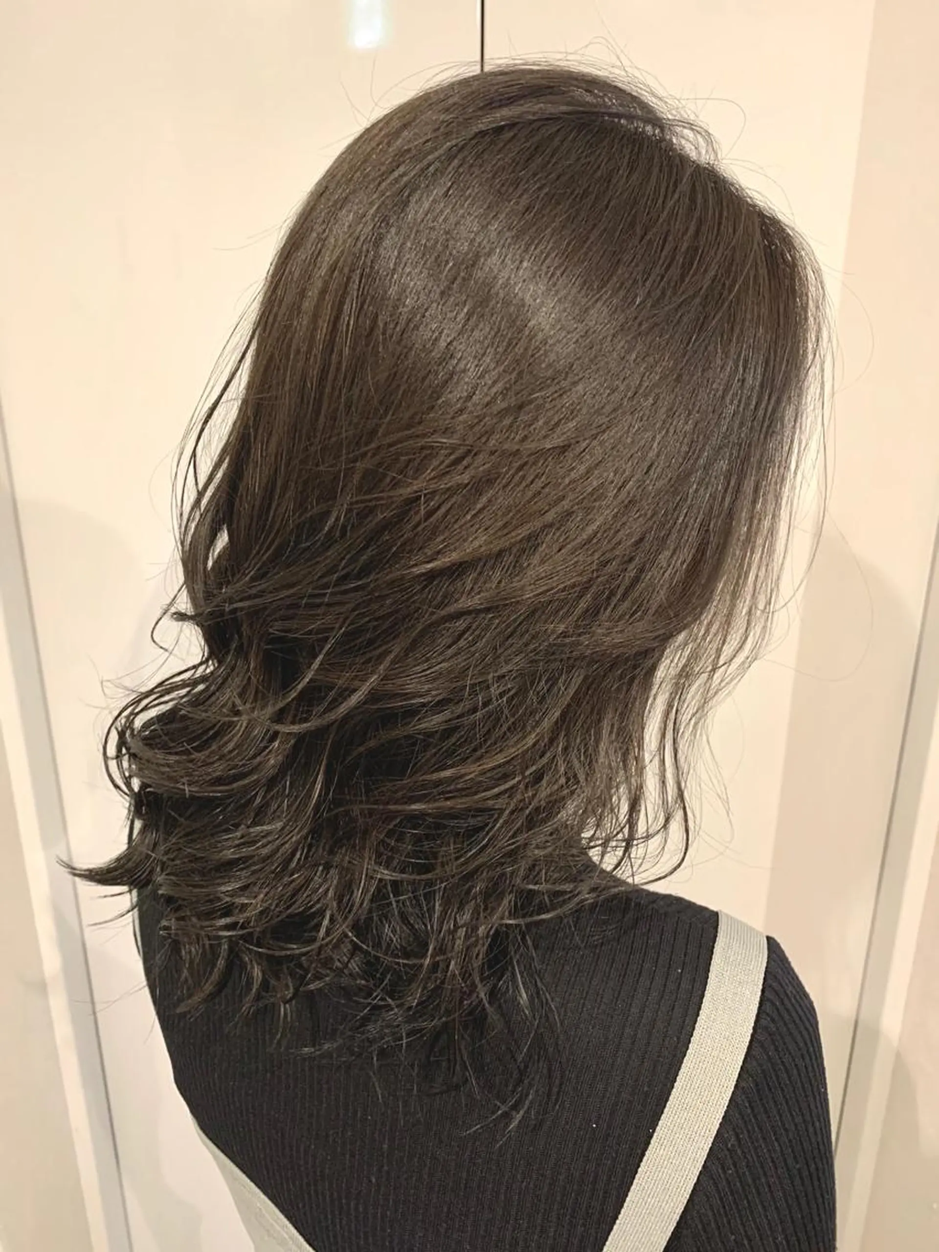 セミロング 韓国レイヤーカット KOUKIのヘアスタイル