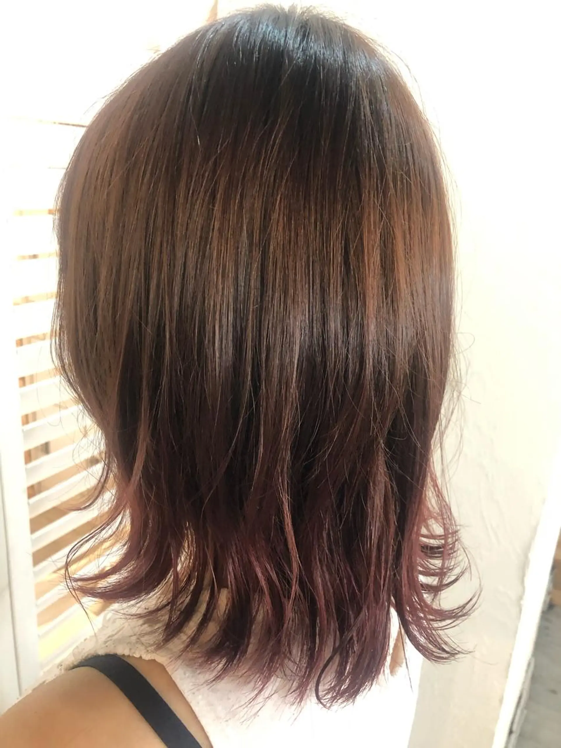 ミディアム カラー 髪質改善&ブリーチ 伊勢 祐一郎のヘアスタイル