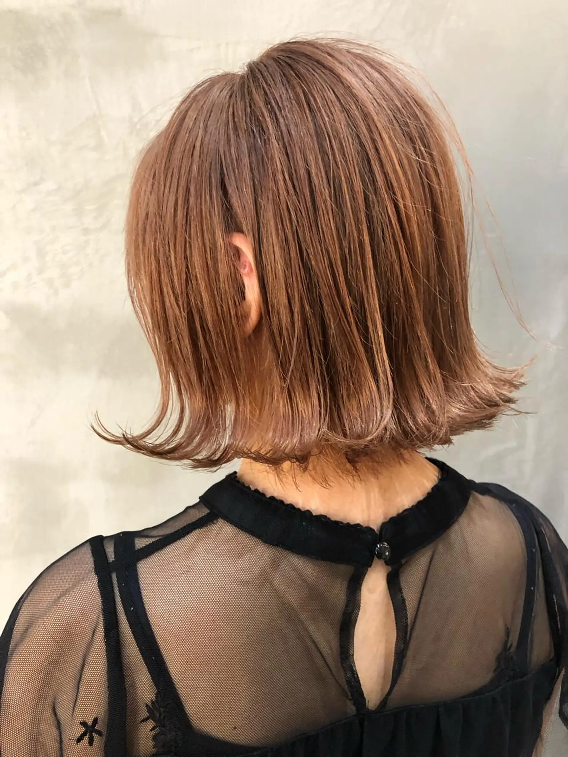 ショート カラー パーマ ヘアアレンジ ベージュカラー ピンクカラー ピンクベージュ ヘアカラー トリートメント TOMO GEEKS代表のヘアスタイル