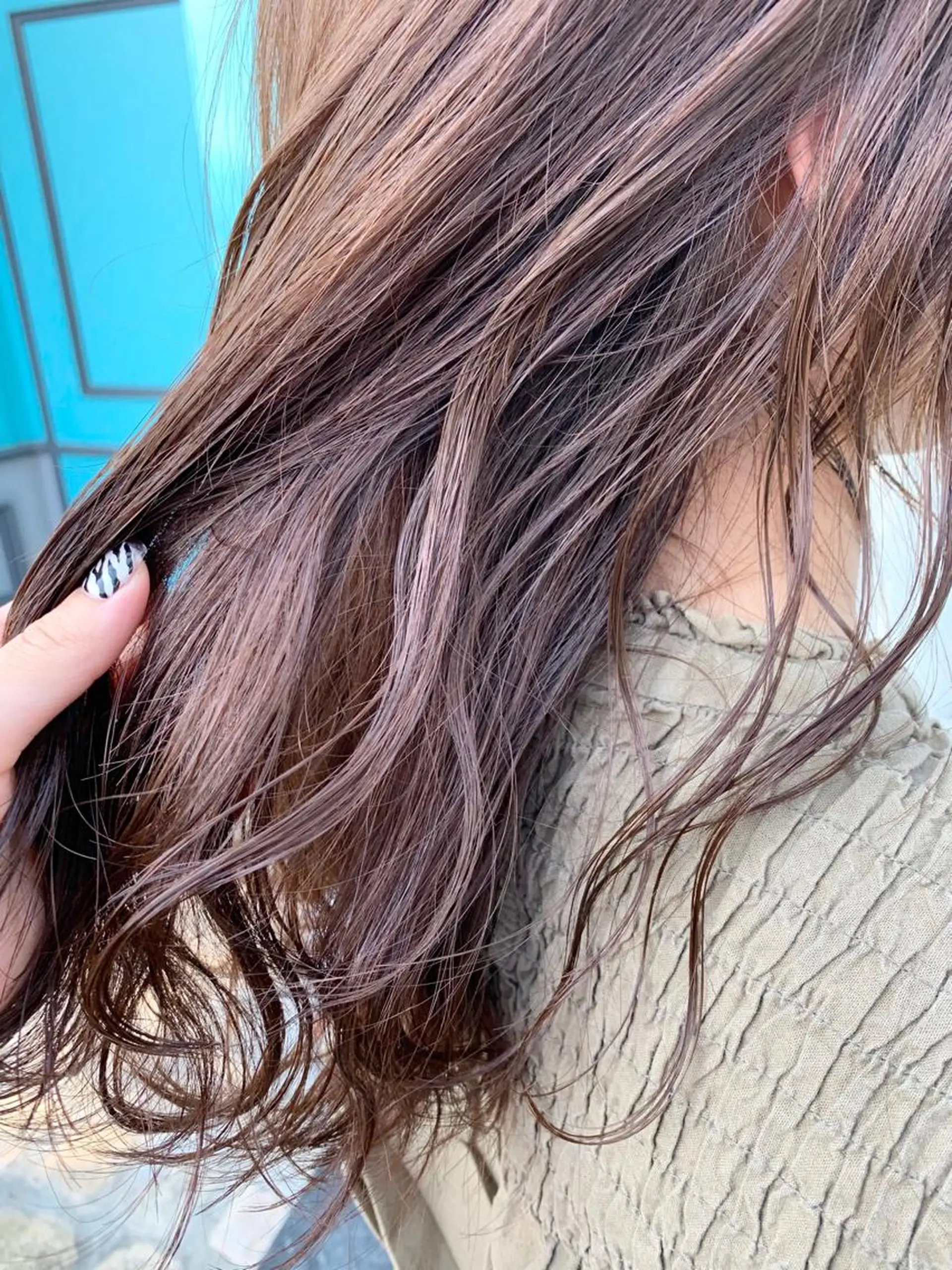 セミロング カラー 安藤 佑衣のヘアスタイル