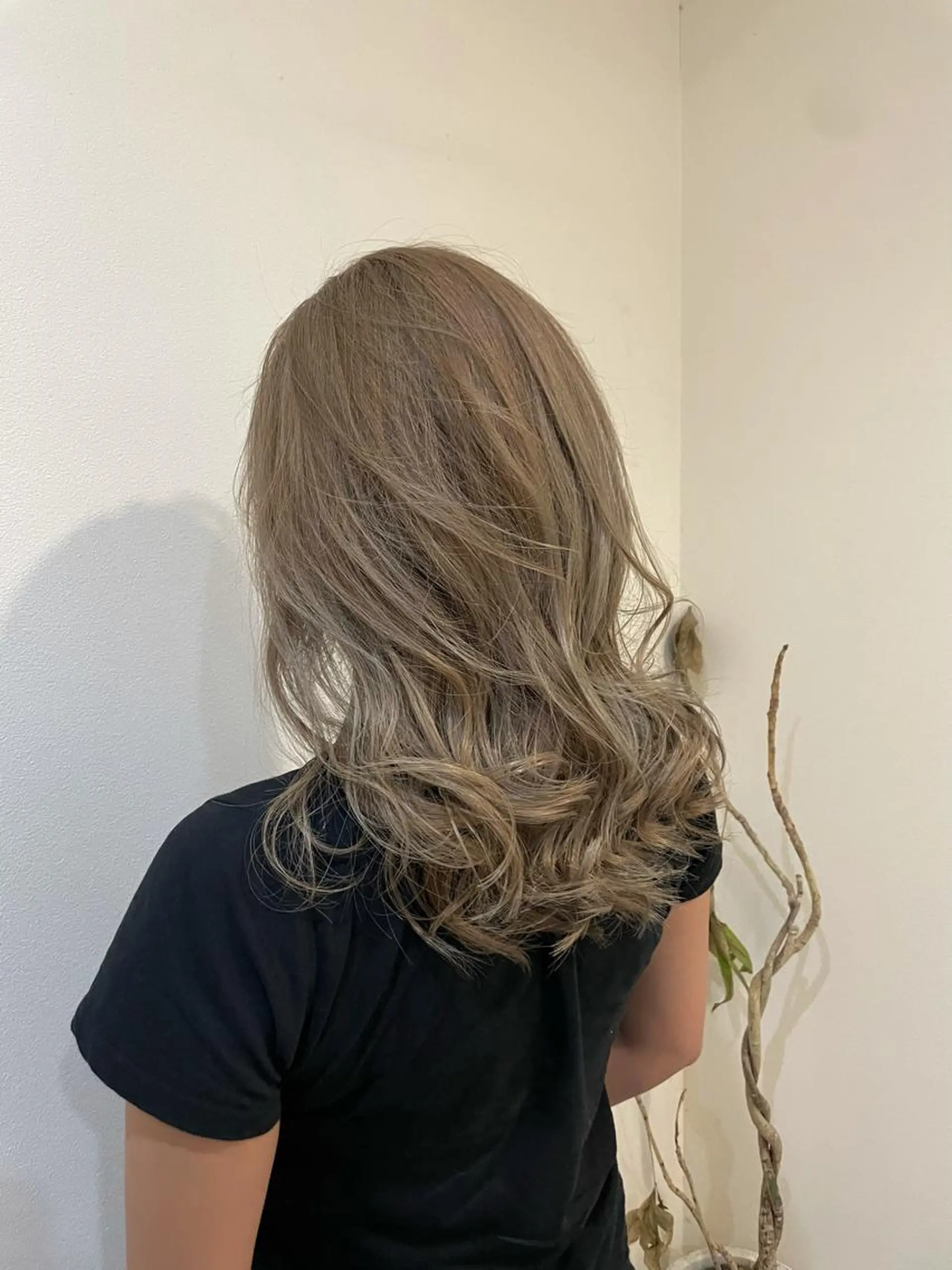 セミロング カラー ブリーチ ブロンド 外国人風カラー カット ヘアカラー トリートメント 髪質改善特化 🫧松野力也のヘアスタイル