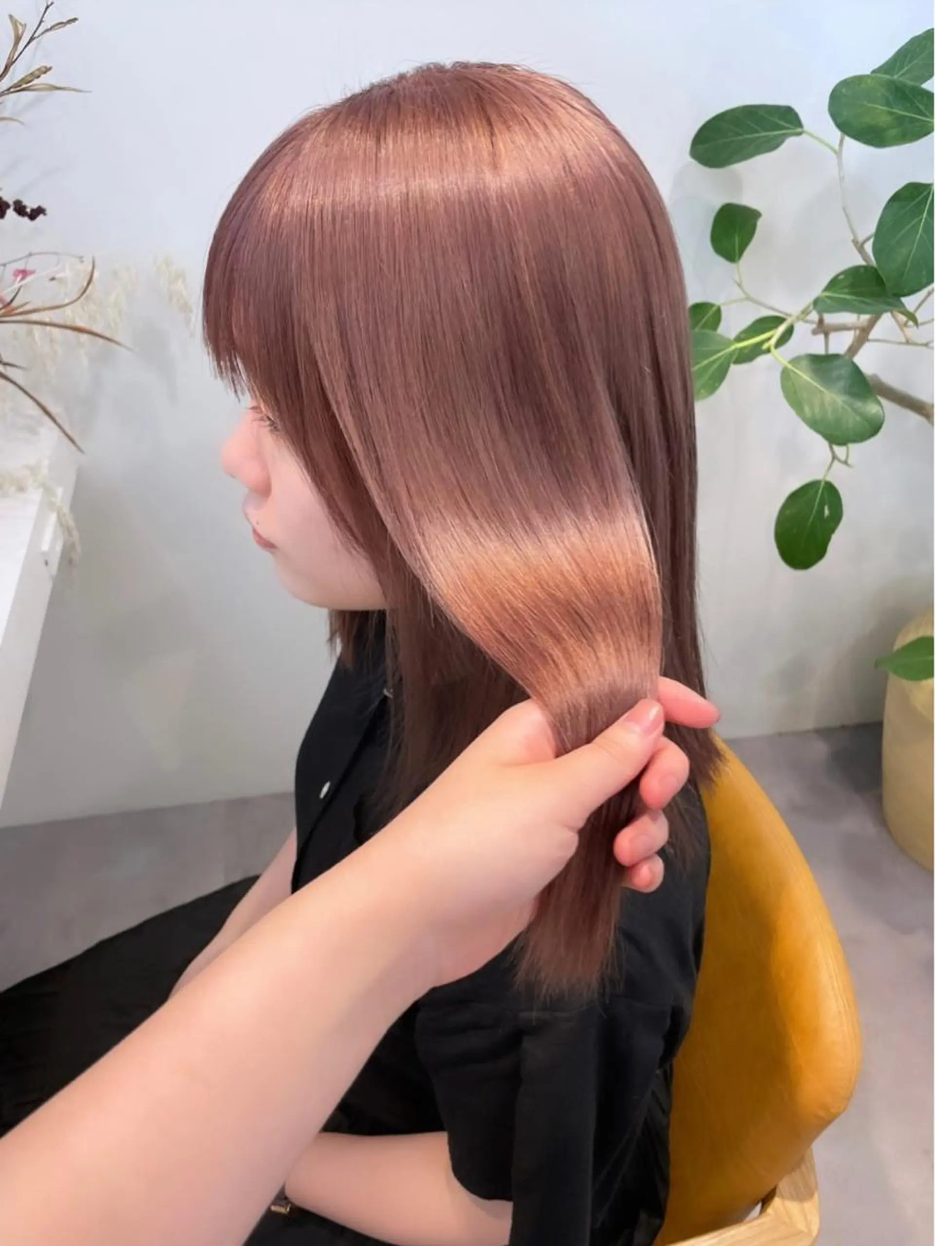 カラー 若月 あやかのヘアスタイル