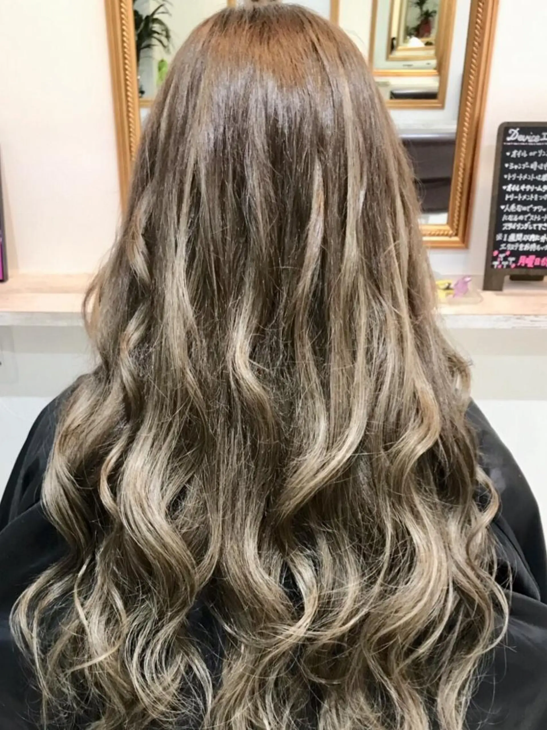 ロング カラー ヘアアレンジ Device ディバイスのヘアスタイル