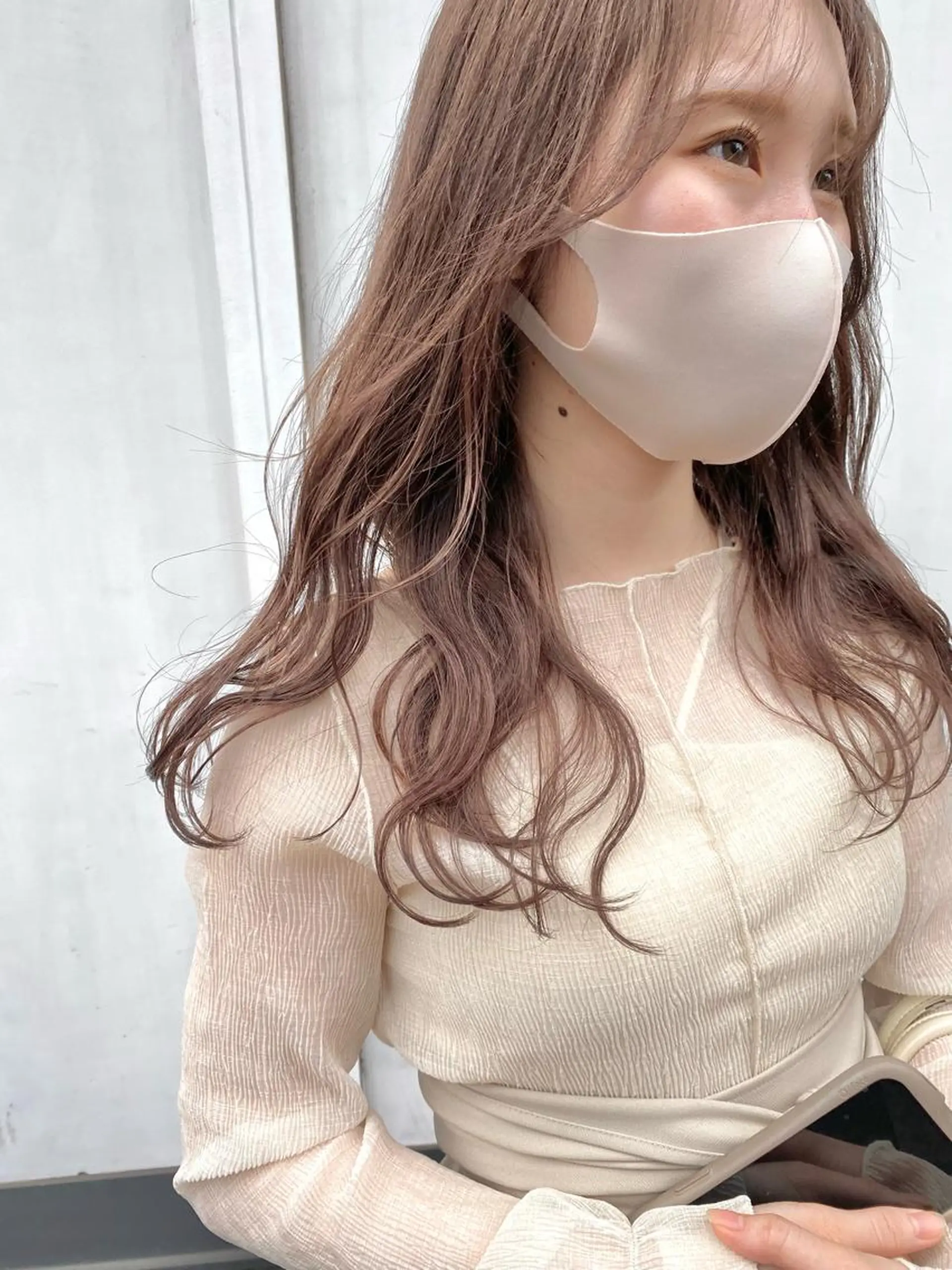 セミロング W所属・小林 朋花のヘアスタイル