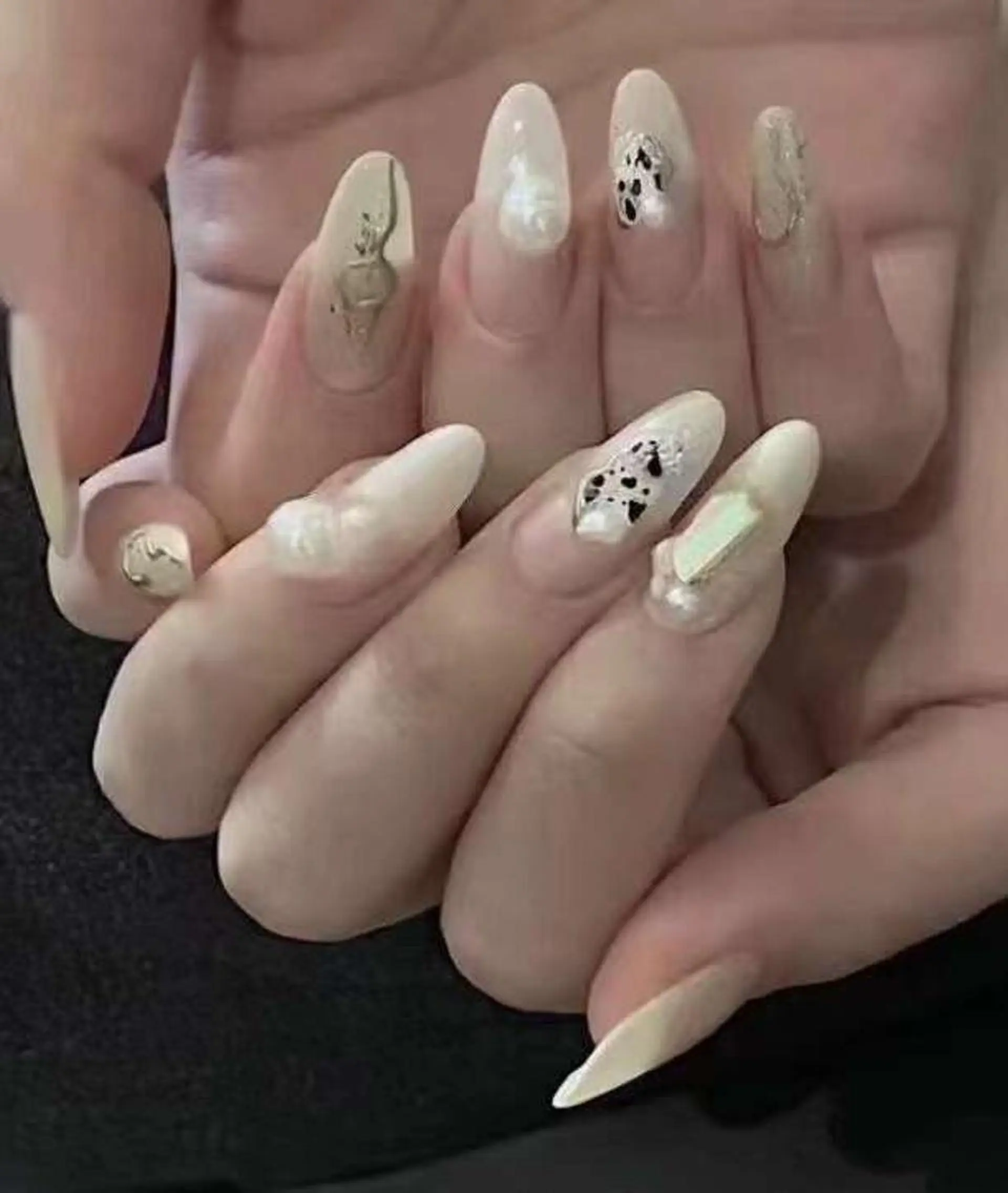 ネイル ハンドネイル リ サのネイルデザイン