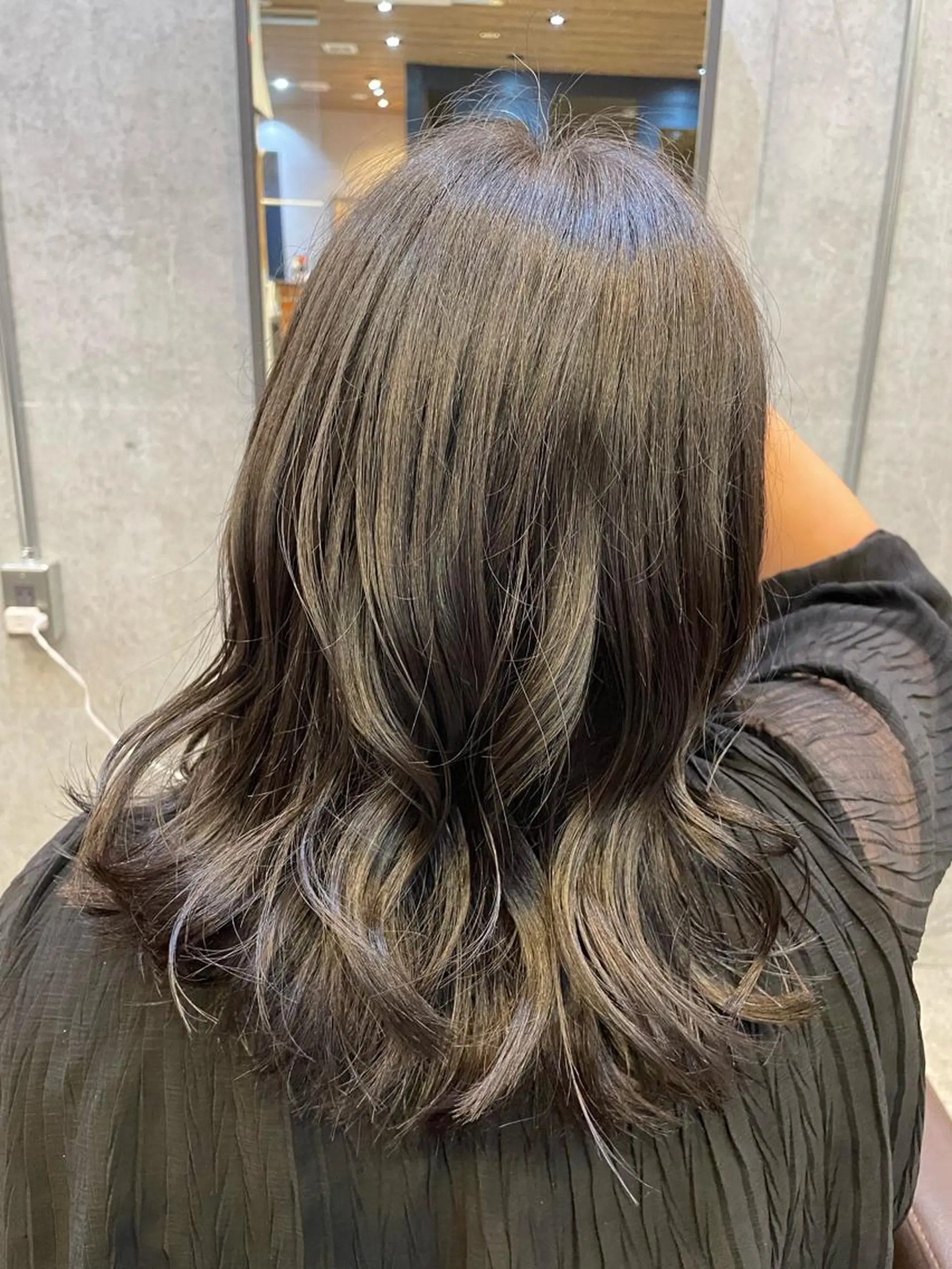 ミディアム 樋川 早紀のヘアスタイル