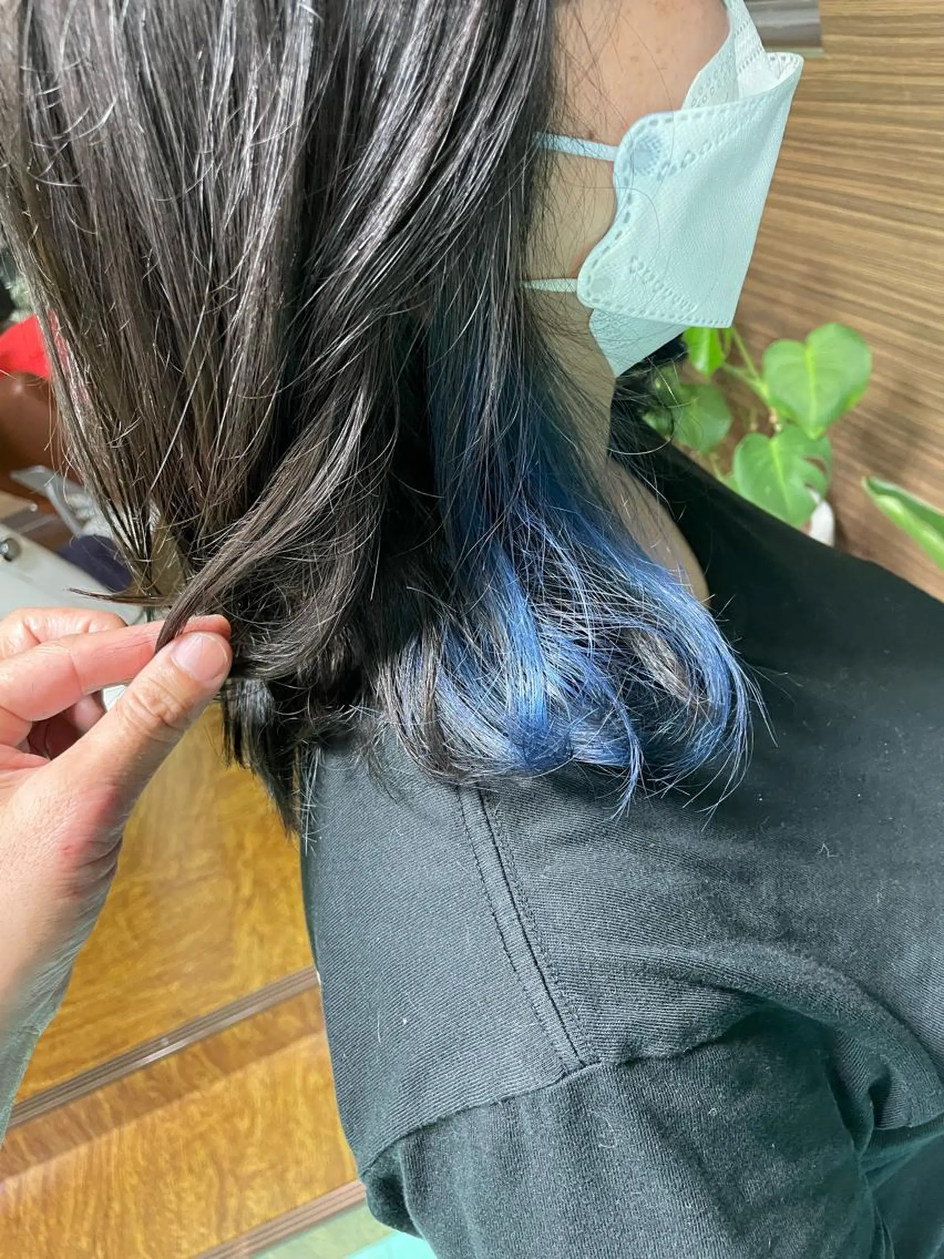 ミディアム カラー アッシュ ブリーチ ブルーカラー ヘアカラー 土居 正季のヘアスタイル