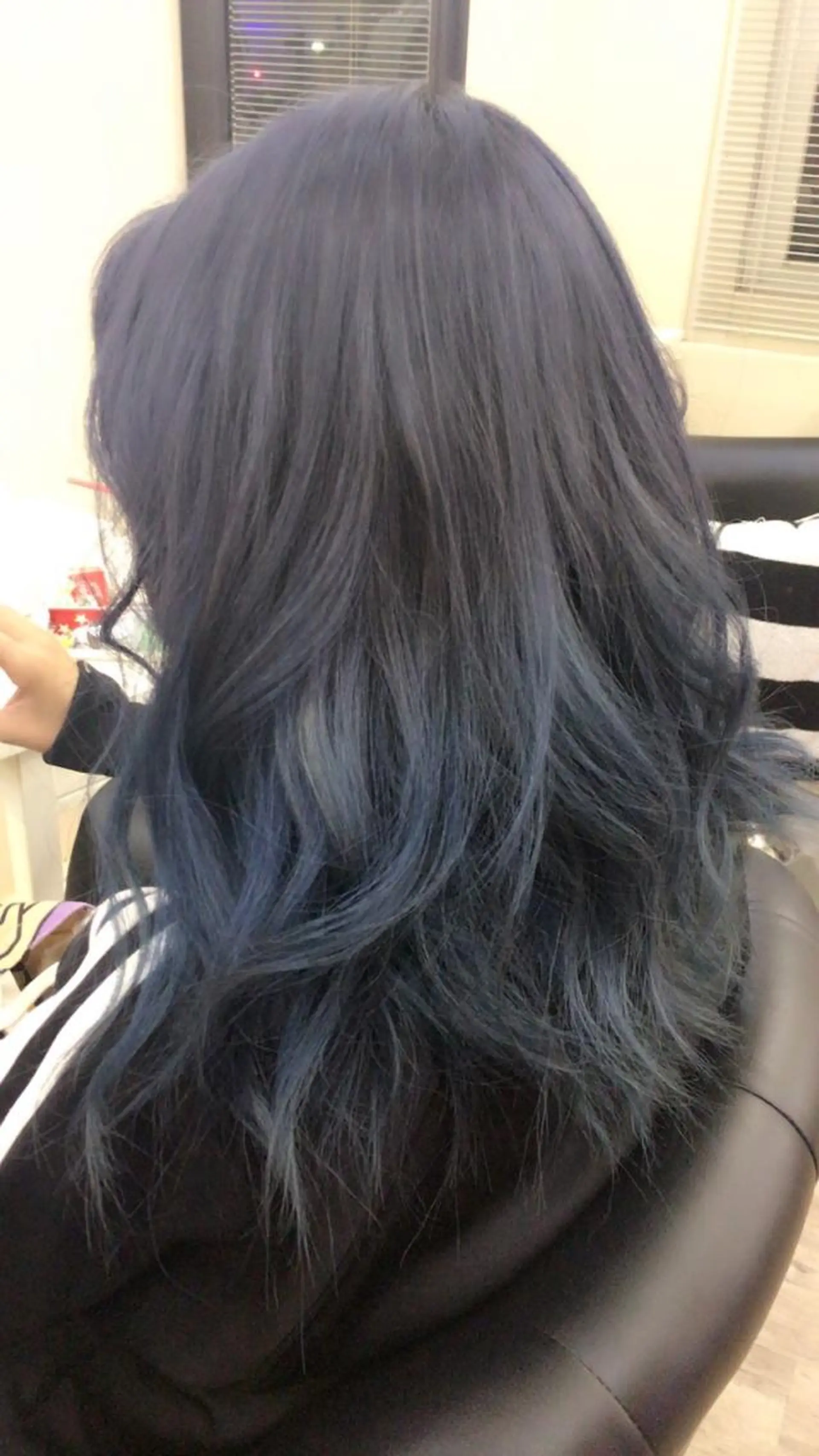 セミロング カラー 鶴見 和美のヘアスタイル