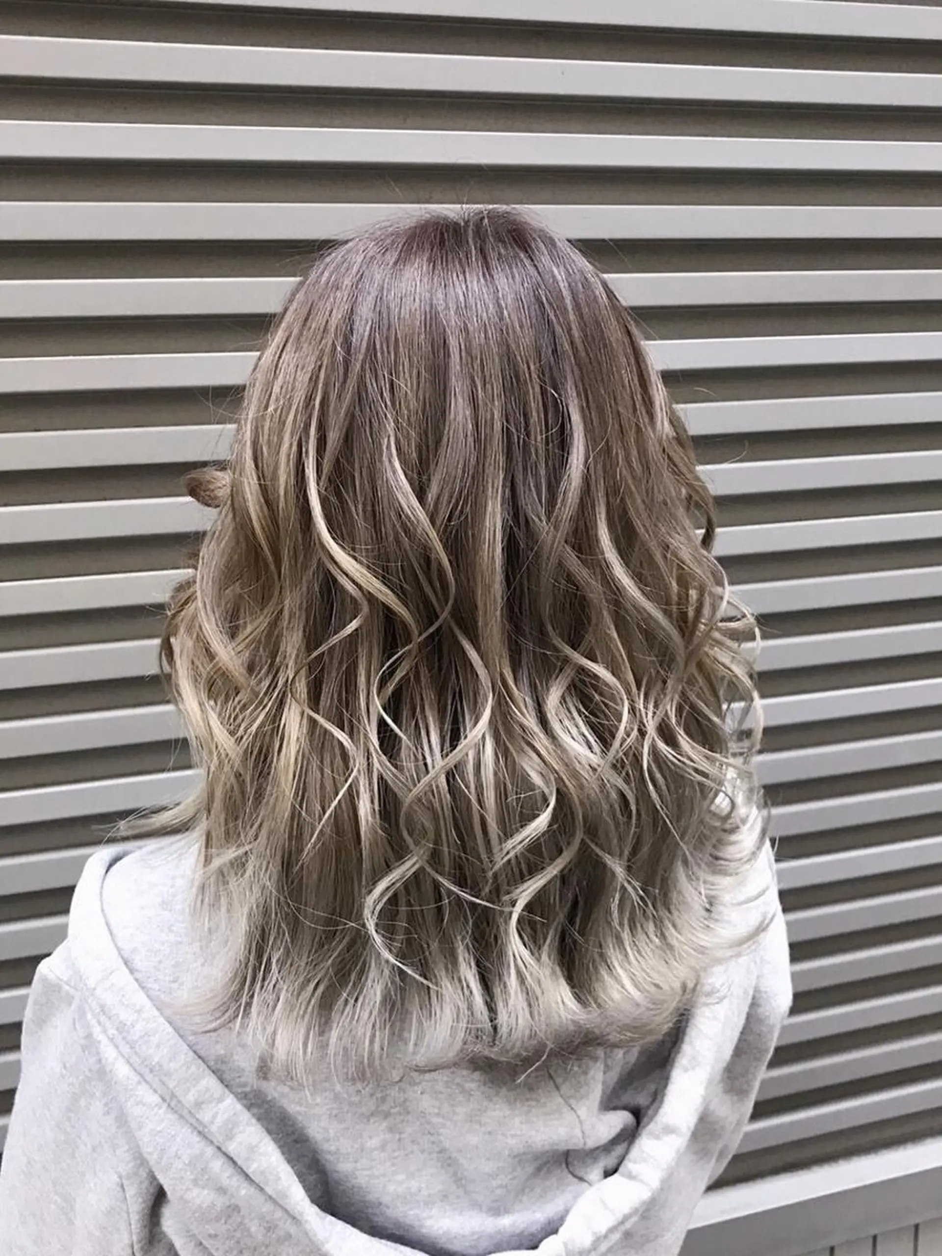 ロング カラー ヘアアレンジ Device ディバイスのヘアスタイル