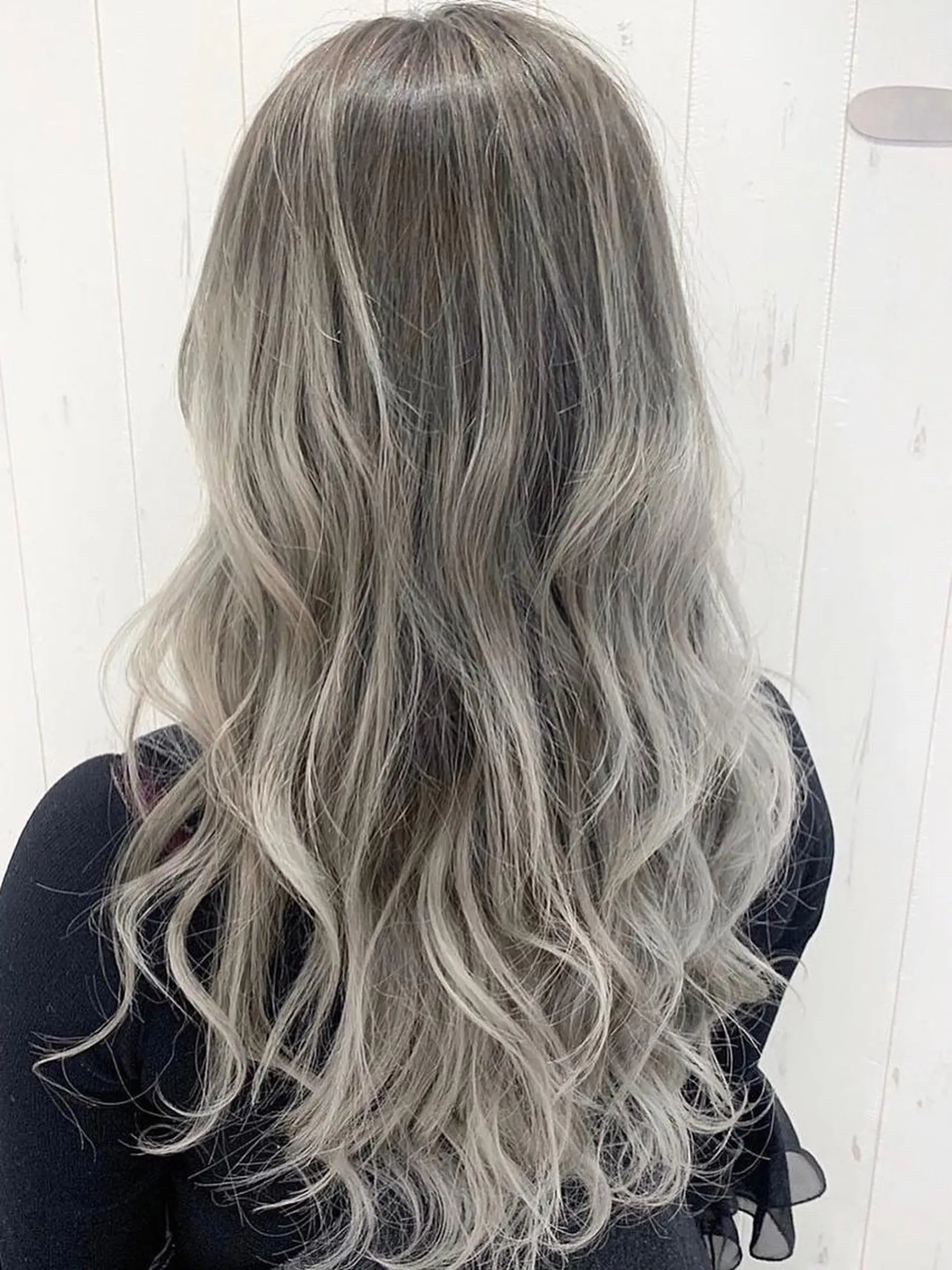 ロング カラー ヘアアレンジ Device ディバイスのヘアスタイル