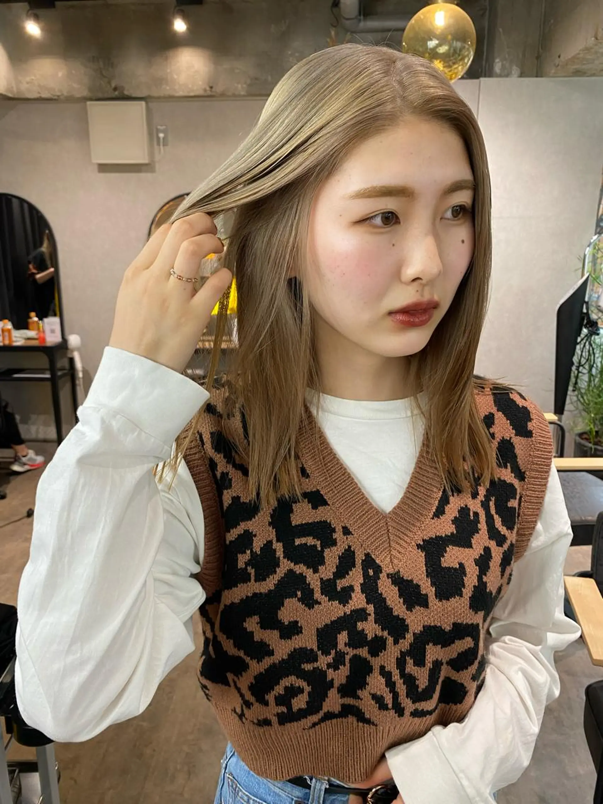 セミロング カラー ヘアアレンジ XENA表参道 MIKUのヘアスタイル