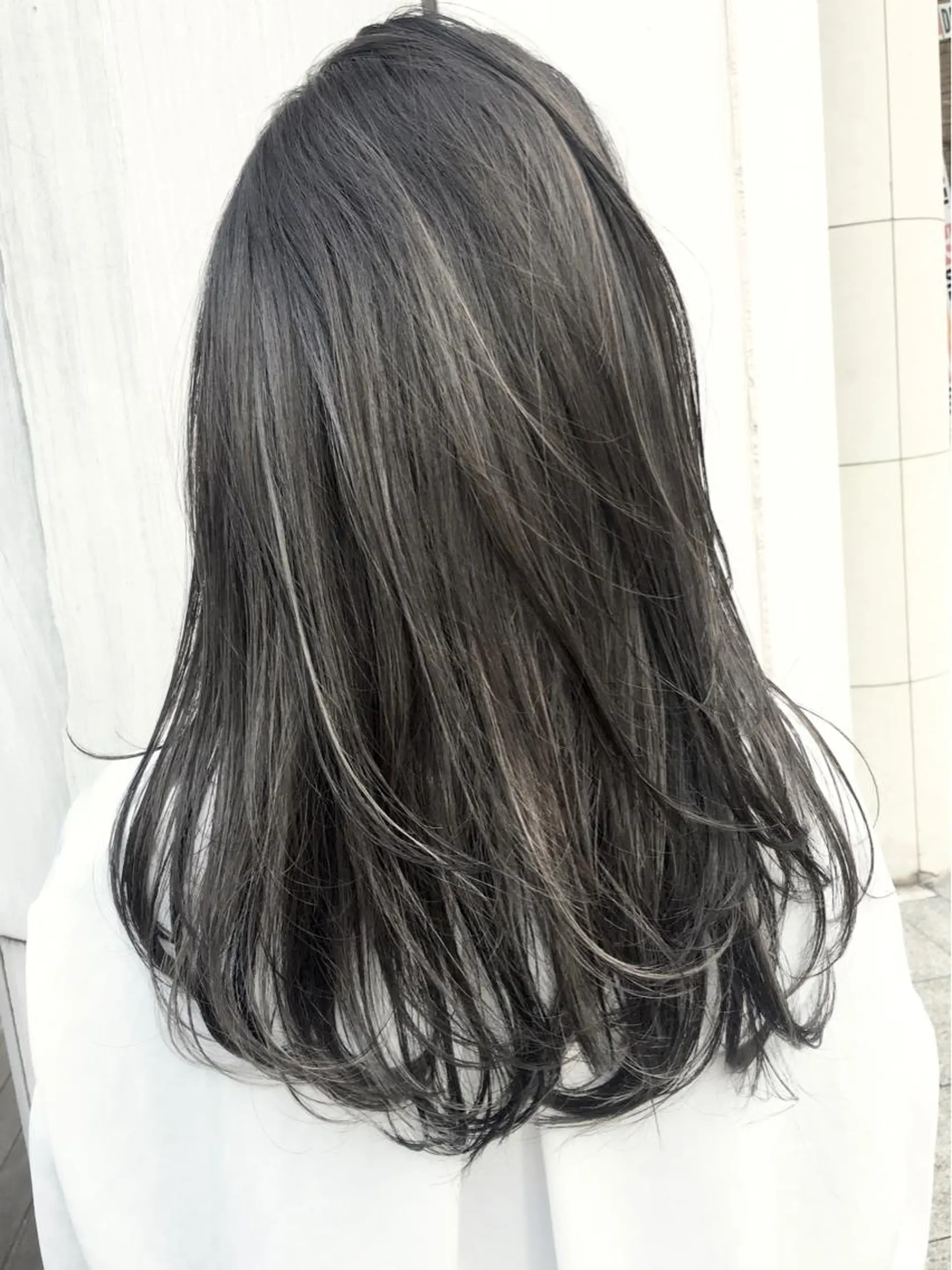 セミロング カラー ヘアアレンジ アッシュ アッシュグレー アッシュグレージュ ダークアッシュ グレージュ ブリーチ＆カラーが 得意☀️望月宣雄☀️のヘアスタイル