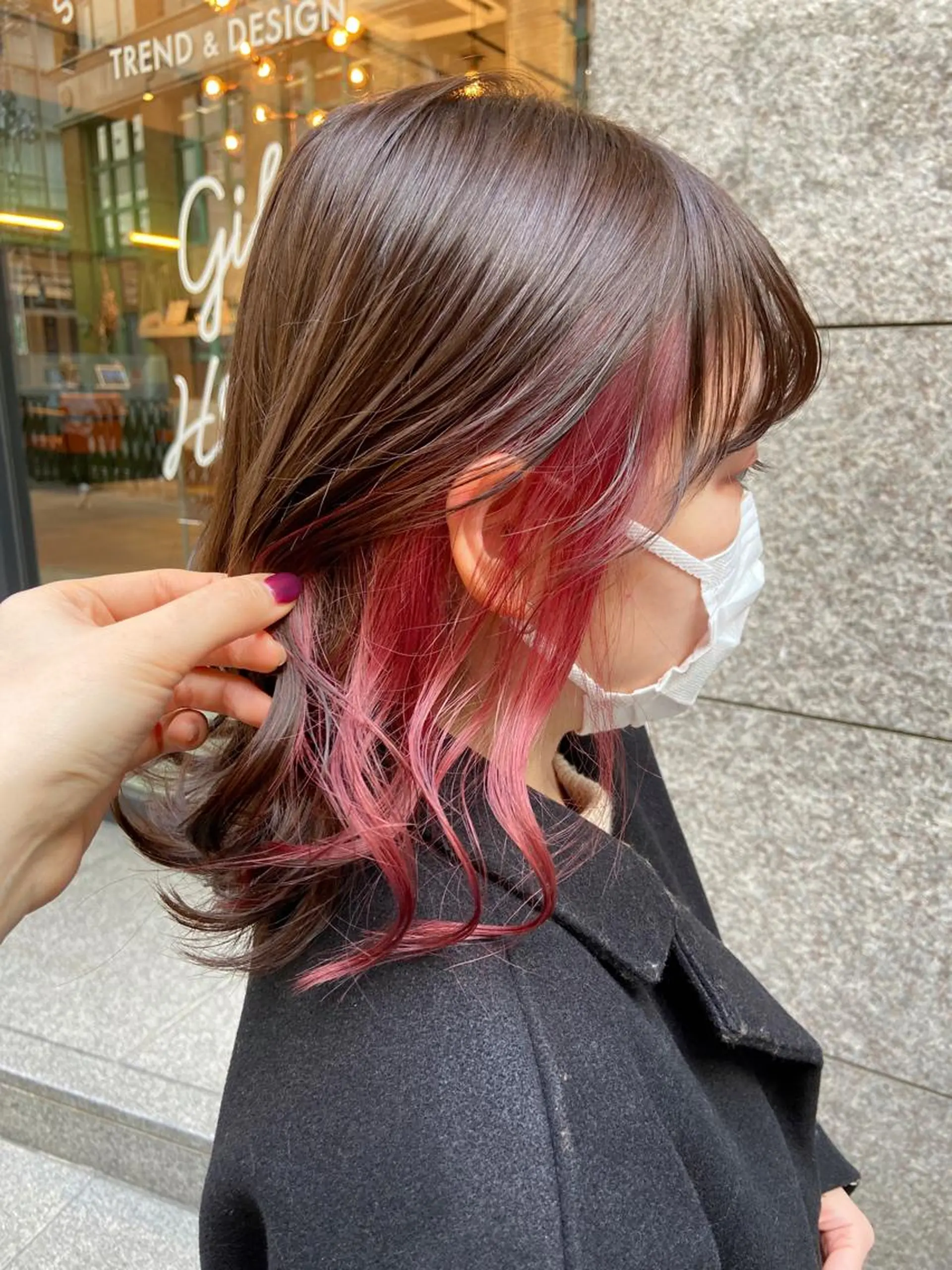セミロング ノイシキ サキのヘアスタイル