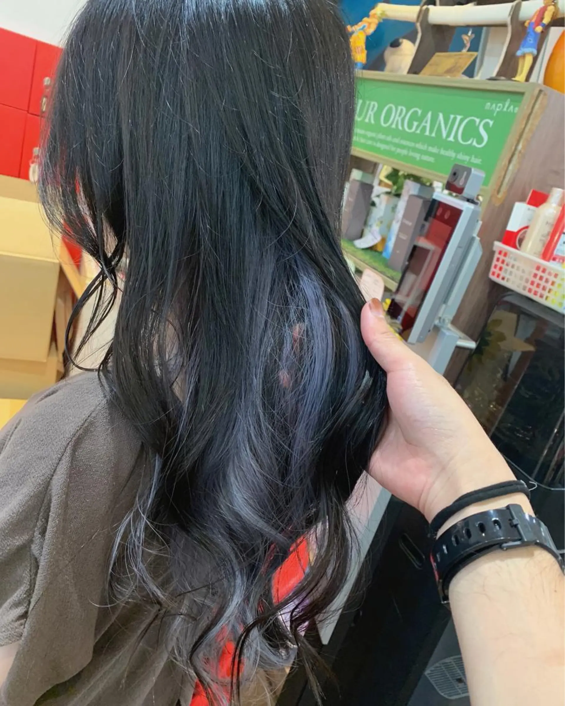 ロング カラー ヘアアレンジ ベージュカラー ブルーカラー シルバー ホワイトベージュ ヘアカラー 今村公介 ブリーチ特化、派手髪のヘアスタイル