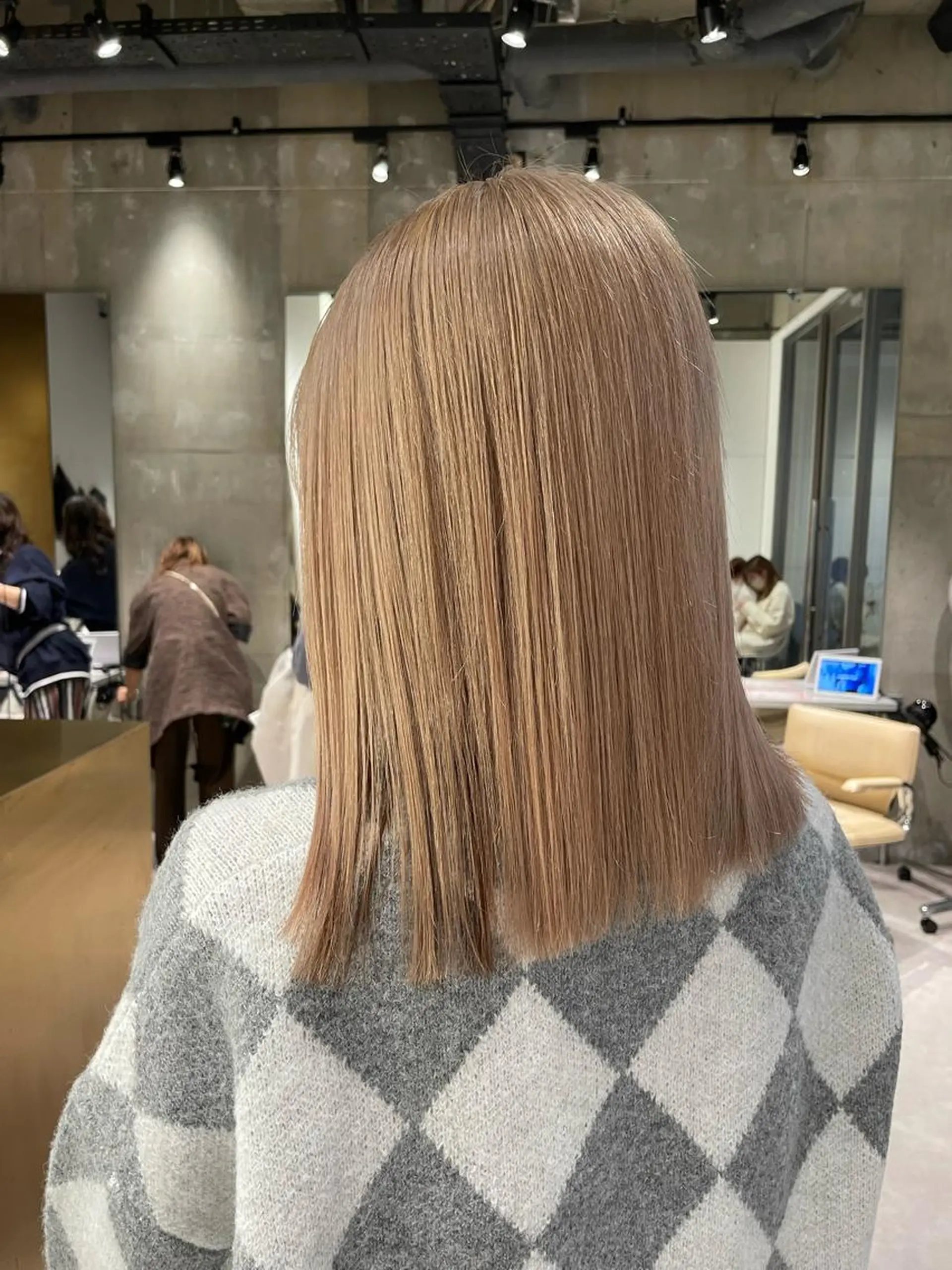 ミディアム カラー カット ヘアカラー トリートメント 美髪矯正/ハイトーン 🪸🩰ヒナコのヘアスタイル