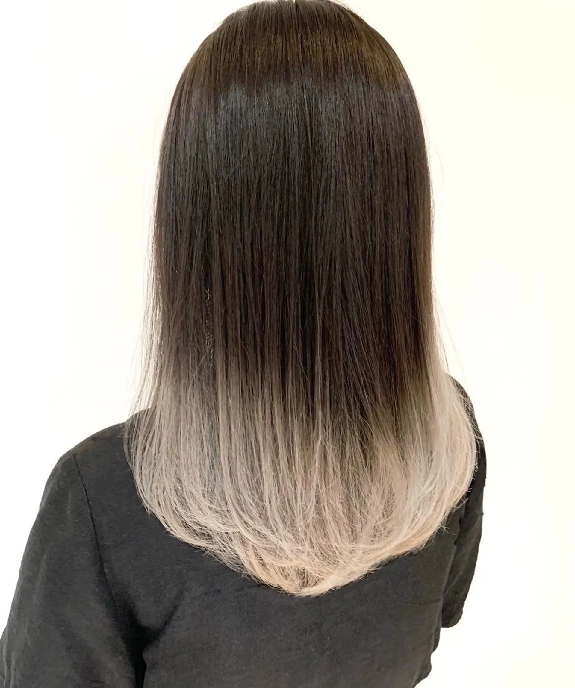 セミロング ボブ ハイライト 髪質改善 韓国風ヘア レイヤーカット カット ヘアカラー トリートメント 【公式】amble luxe 中野のヘアスタイル